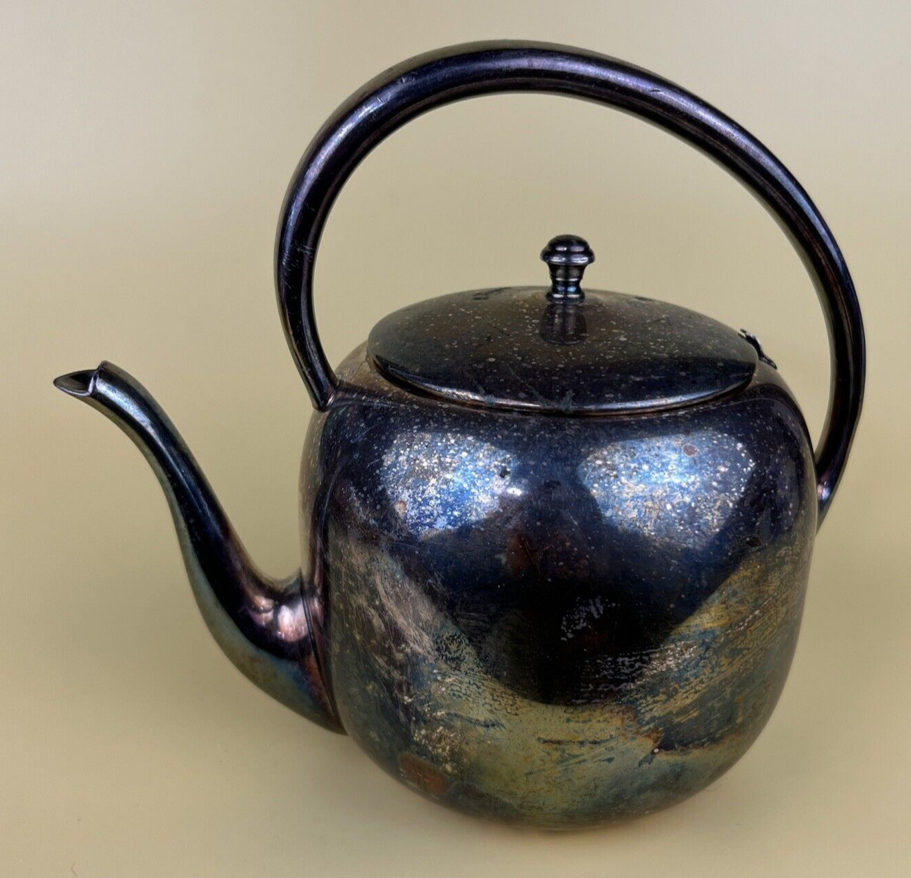 Vintage silver-plated teapot from  KEYSTONWEAR