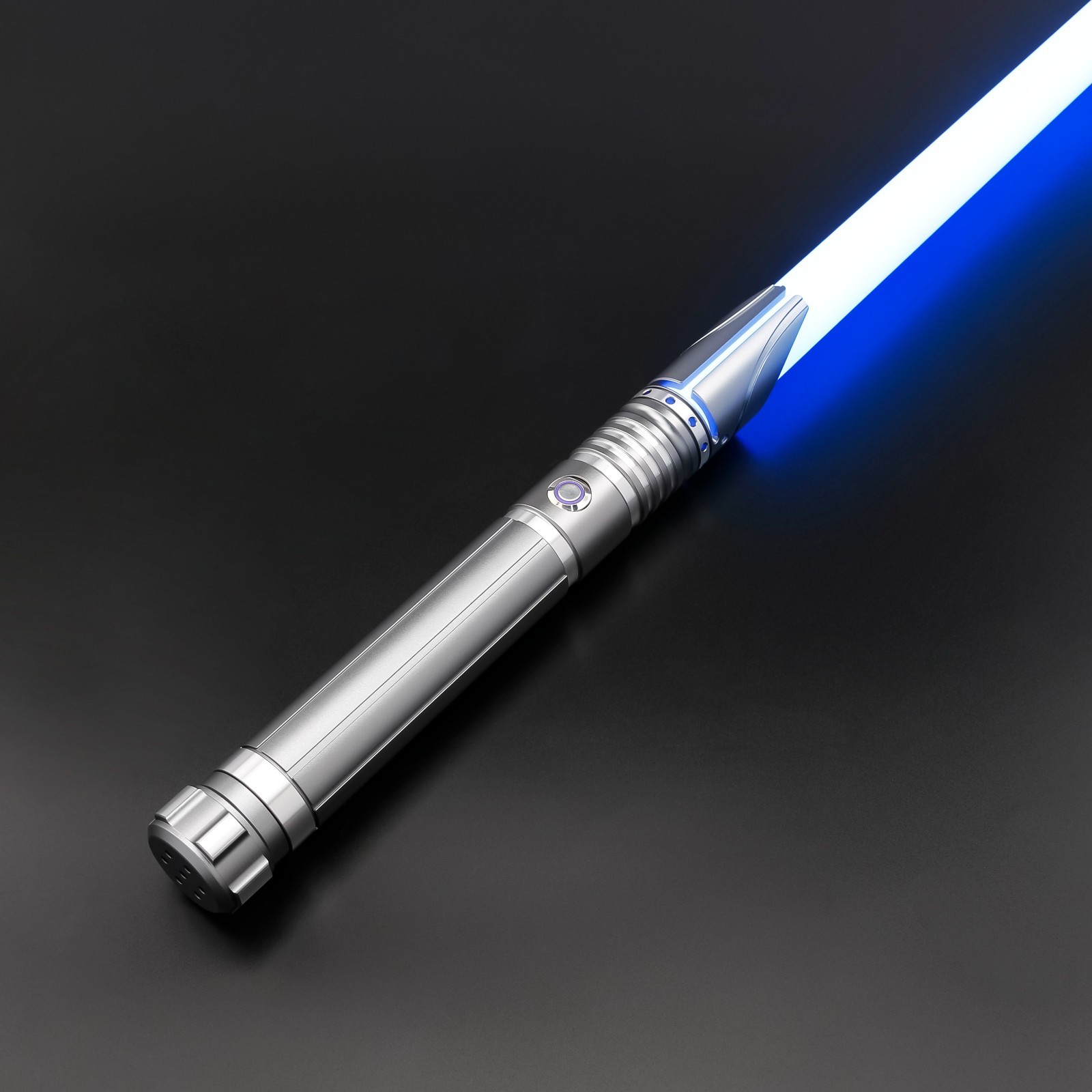The Silver Sentinel SN-V4 lightsaber From TXQ and Imperial forge
