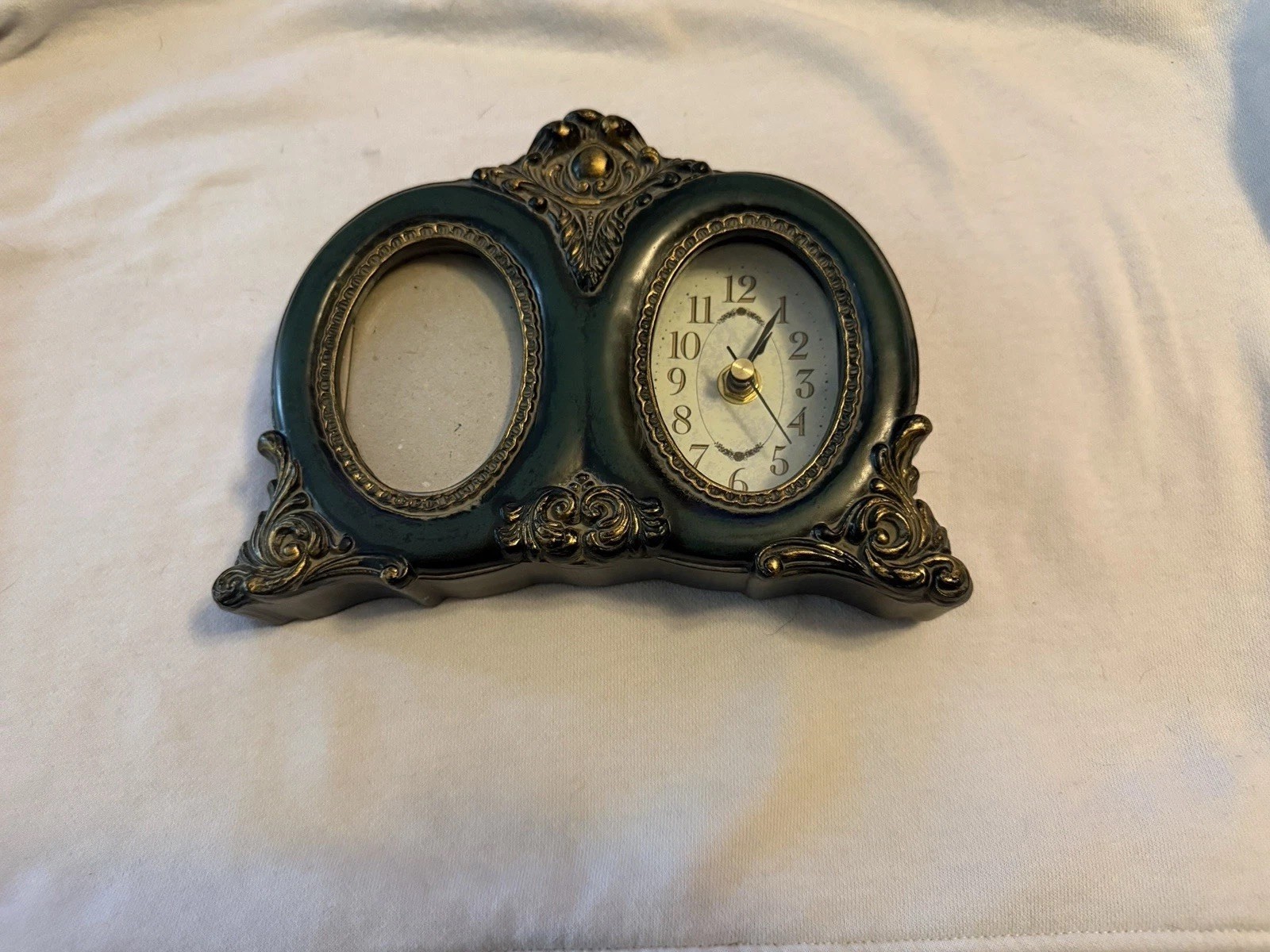 Vintage Ornate Double Oval Table Clock & Picture Frame Gold Green Decorative Vintage Ornate Double Oval Table Clock & Picture Frame Gold Green Decorative