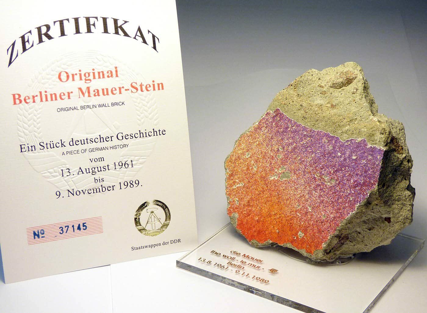 Authentic piece of the Berlin wall Extra large Authentic piece of the Berlin wall Extra large