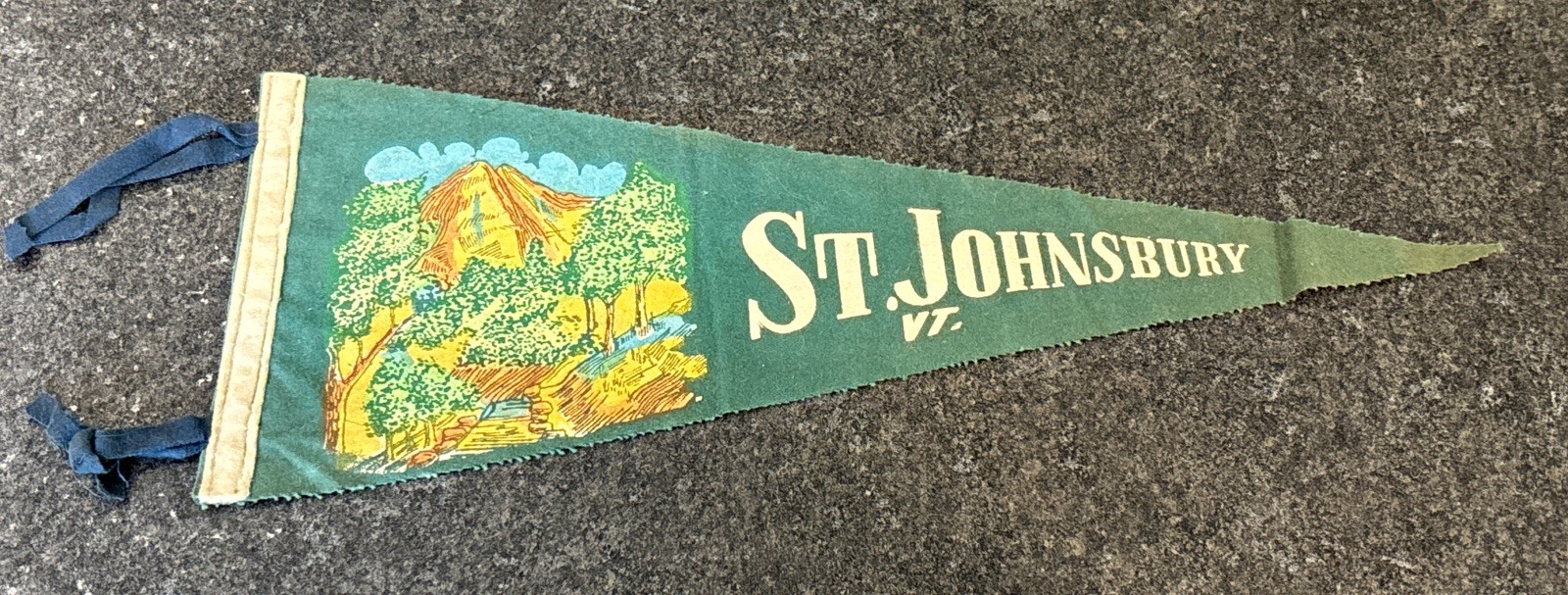 Vintage St. Johnsbury, Vermont” Felt Pennant 1950’s 7”x17”🔥 Vintage St. Johnsbury, Vermont” Felt Pennant 1950’s 7”x17”🔥