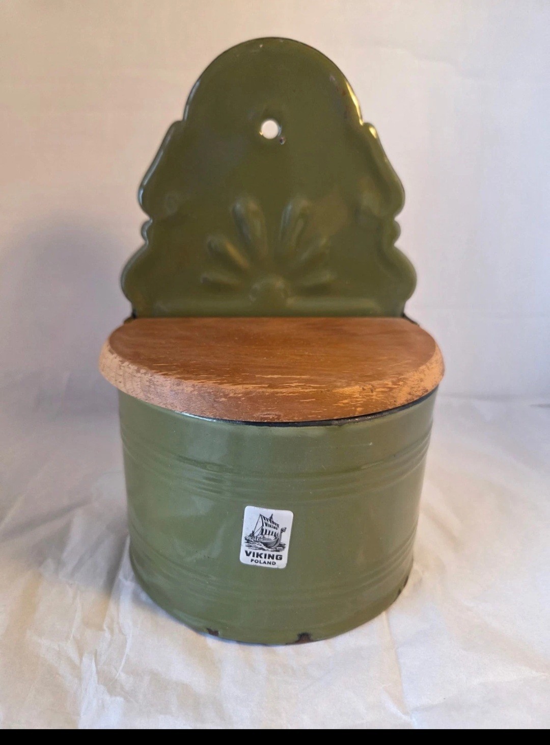 Vintage Green Enamel Hanging Wall Salt Box Viking Poland Vintage Green Enamel Hanging Wall Salt Box Viking Poland