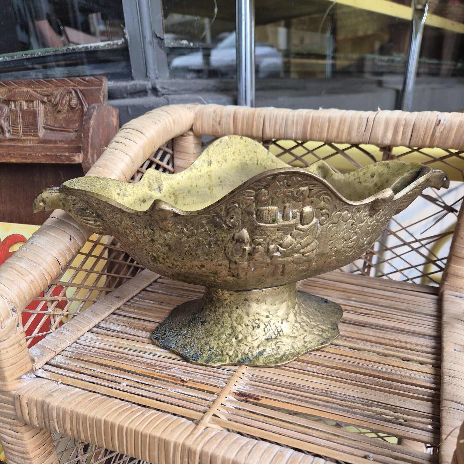 Vintage brass  Planter Embossed With eagles on sides Center piece art deco Bowl 
