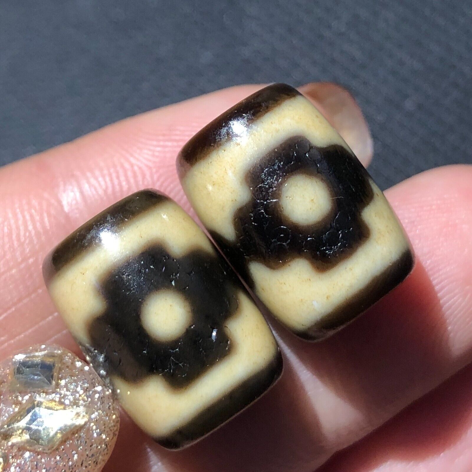 pair of Magical Tibetan Old Agate Ivory Color tancheng 3Eye Totem dZi Bead