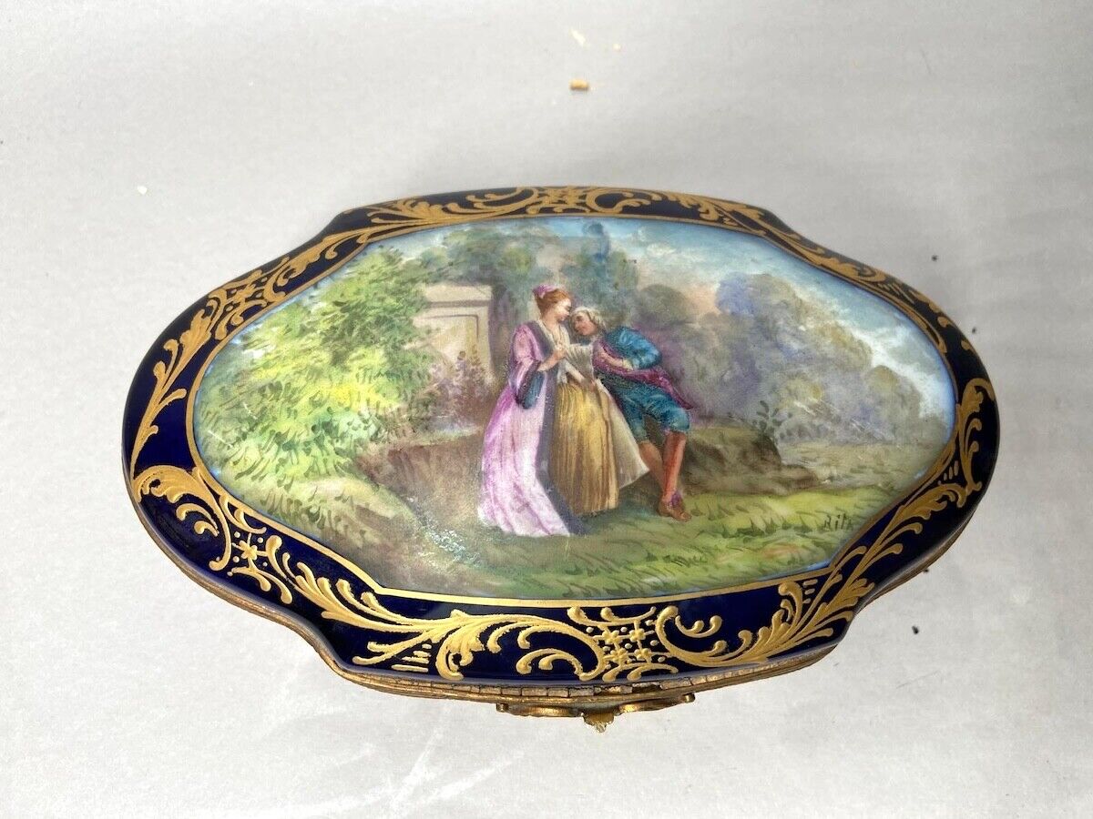19th Century French Sevres Blue Porcelain Box with Romantic Gallant Scene