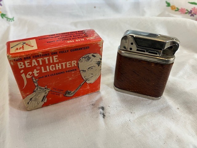 Vintage Early Patent Leather & Chrome Beattie Jet Lighter w/Original Box & Acc. Vintage Early Patent Leather & Chrome Beattie Jet Lighter w/Original Box & Acc.