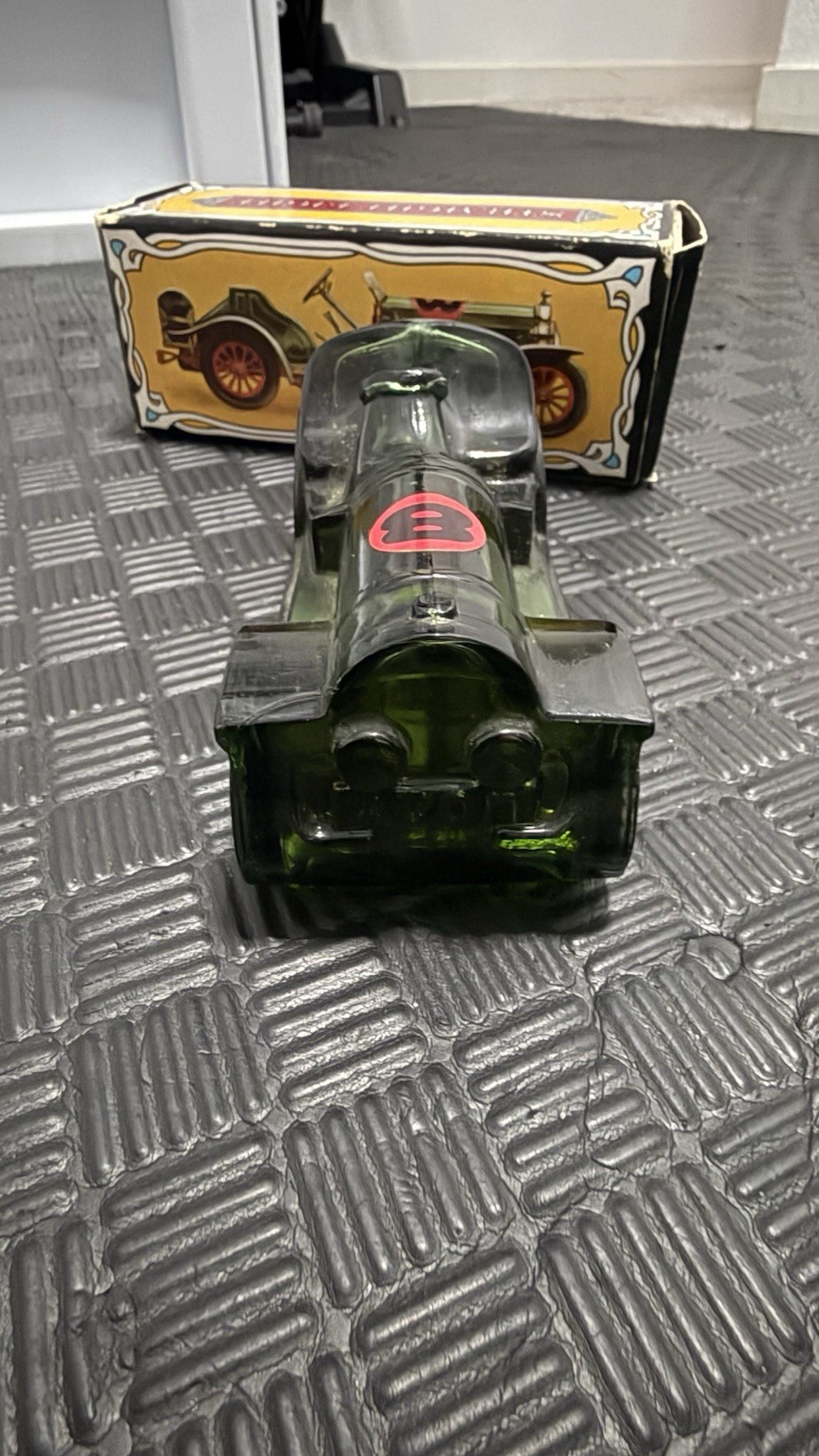 Vintage 1970s Avon Straight Eight Windjammer After Shave Car Decanter w/ Box Vintage 1970s Avon Straight Eight Windjammer After Shave Car Decanter w/ Box