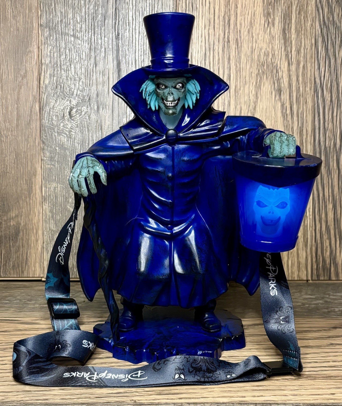 Disney 2024 Haunted Mansion Hatbox Ghost Light Up Sipper Cup w/Sound SEE VIDEO Disney 2024 Haunted Mansion Hatbox Ghost Light Up Sipper Cup w/Sound SEE VIDEO