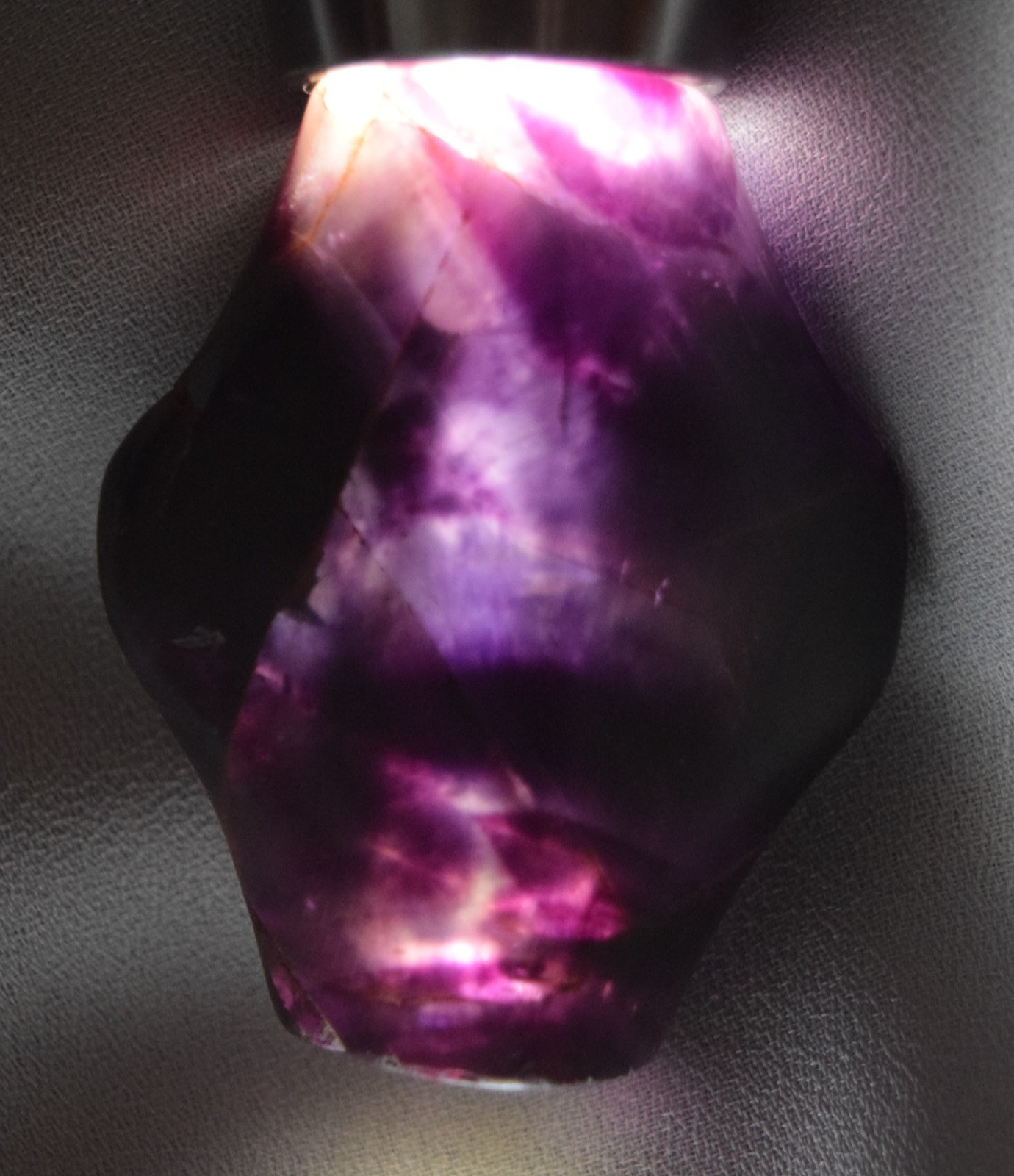 Very Beautiful Authentic Fluorite Bottle Type Bannerstone Very Beautiful Authentic Fluorite Bottle Type Bannerstone