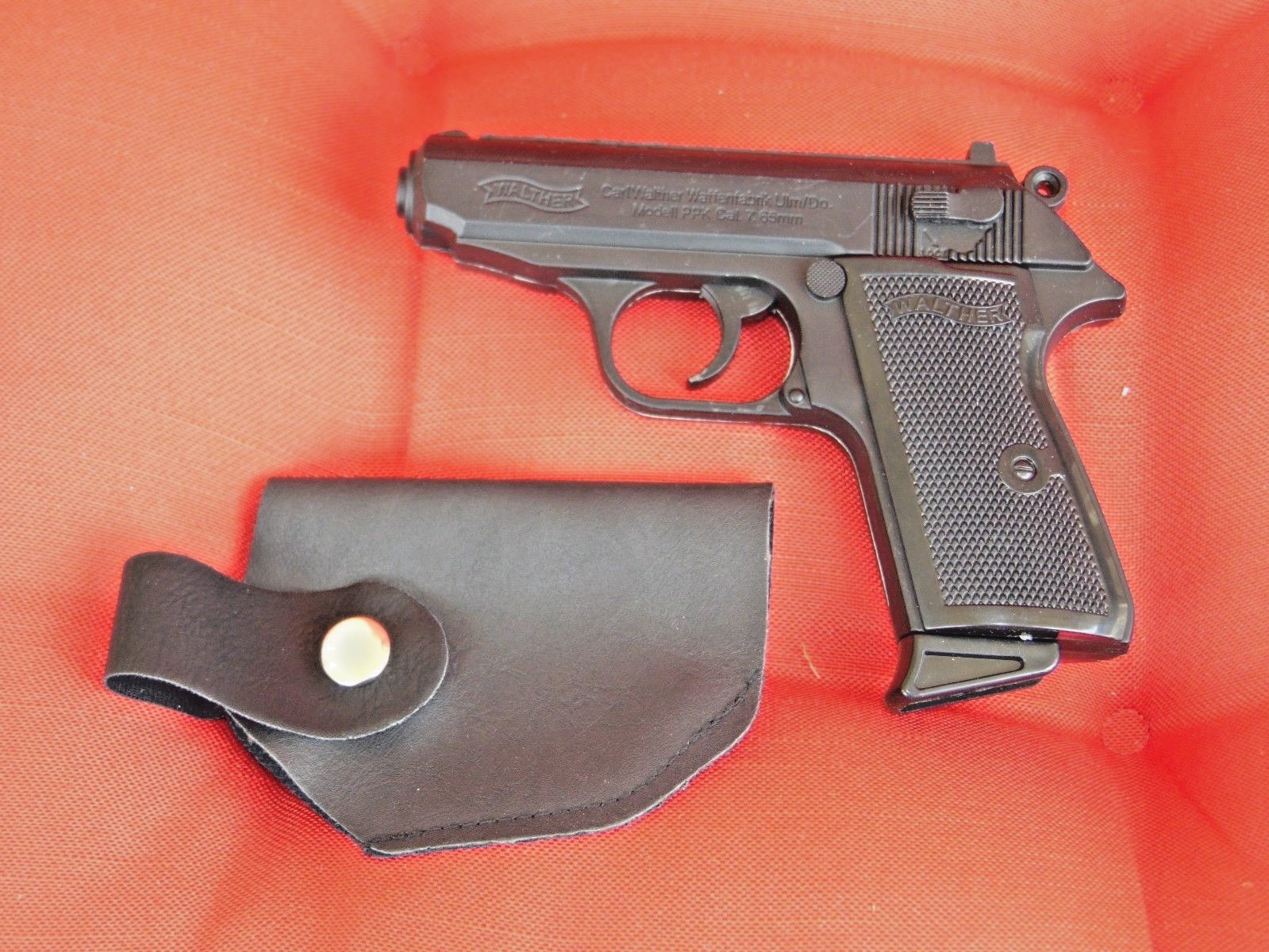 EXTRA Large Walther PPK Gun Shaped Jet Torch Lighter With Holster USA Stocked EXTRA Large Walther PPK Gun Shaped Jet Torch Lighter With Holster USA Stocked