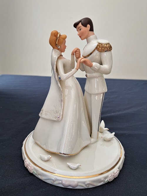 LENOX DISNEY CINDERELLA WEDDING DAY CAKE TOPPER PRINCE CHARMING - NEW in BOX COA LENOX DISNEY CINDERELLA WEDDING DAY CAKE TOPPER PRINCE CHARMING - NEW in BOX COA