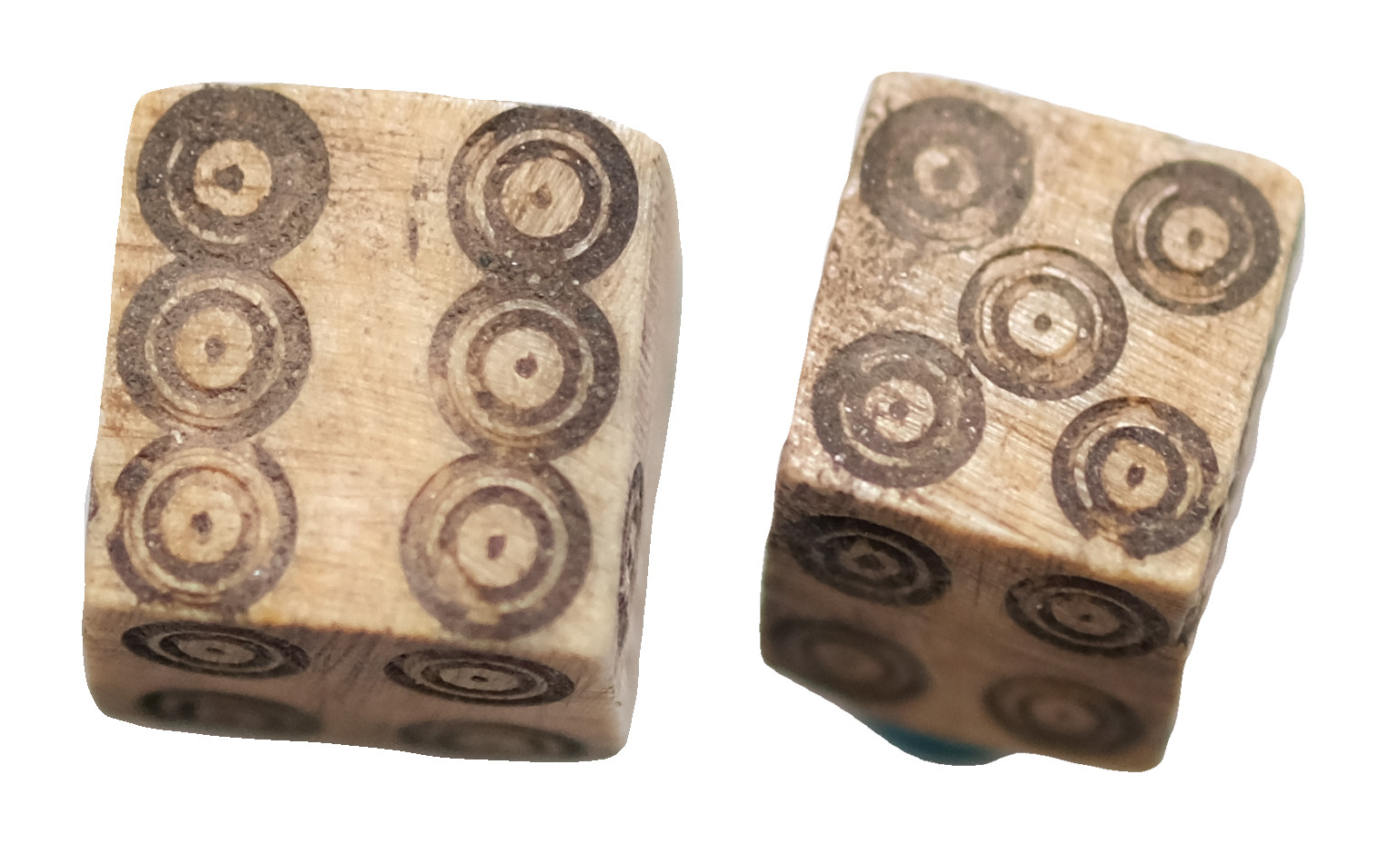 Ancient Roman Bone dice decorated with circles 1-4th AD Good Very Rare 8mm 1,4g Ancient Roman Bone dice decorated with circles 1-4th AD Good Very Rare 8mm 1,4g