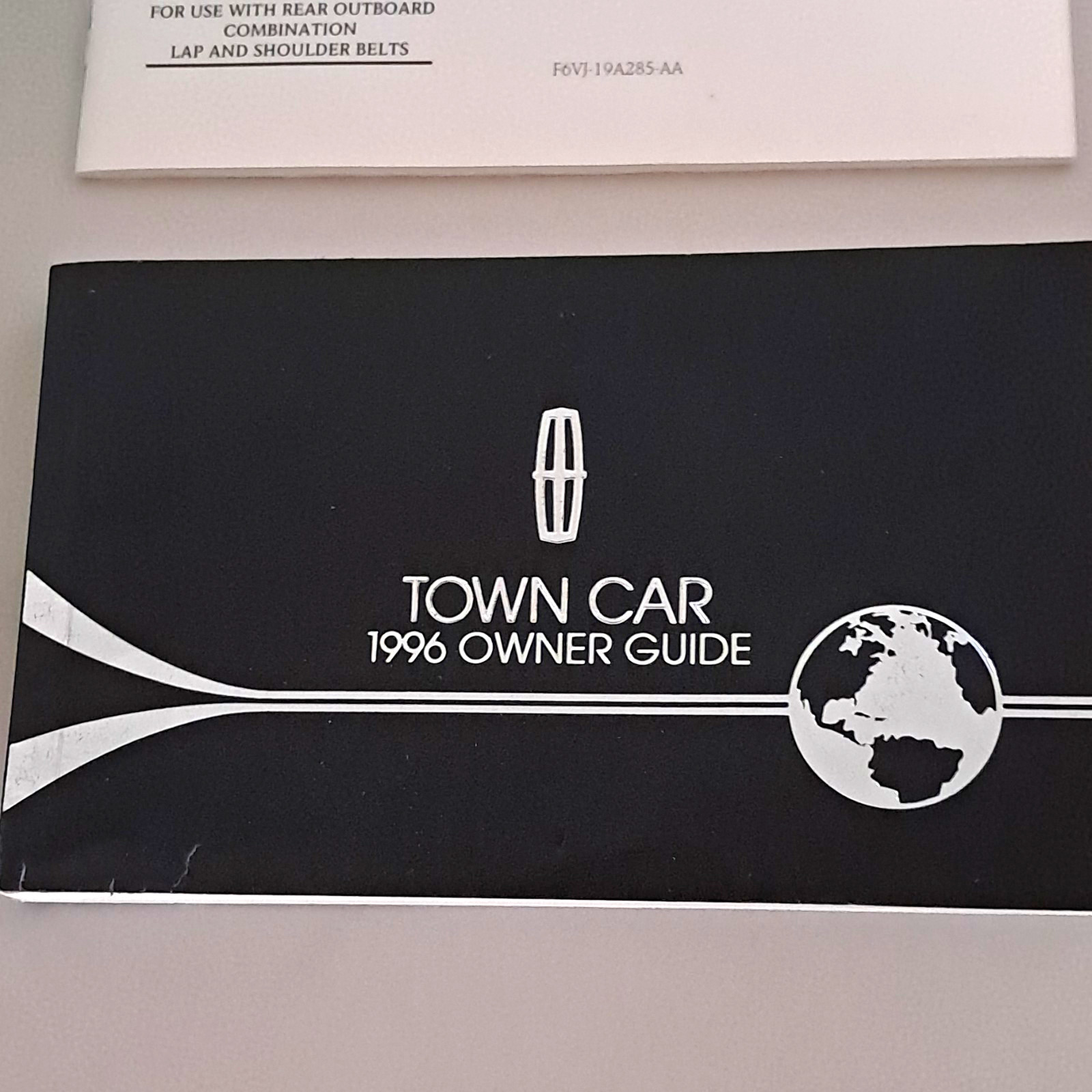 Lincoln town car Owners , books and guides 1996 books are in excellent condition Lincoln town car Owners , books and guides 1996 books are in excellent condition