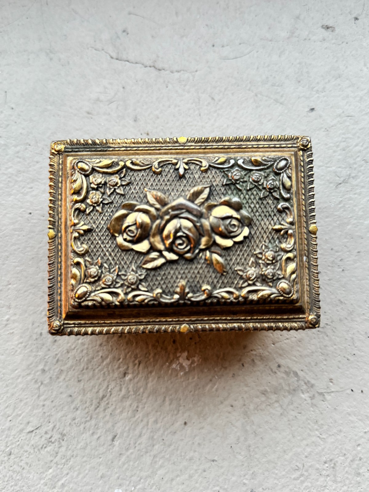 Vintage Made in Japan Ornate Floral Metal Musical Trinket Jewelry Box Copy titl Vintage Made in Japan Ornate Floral Metal Musical Trinket Jewelry Box Copy titl