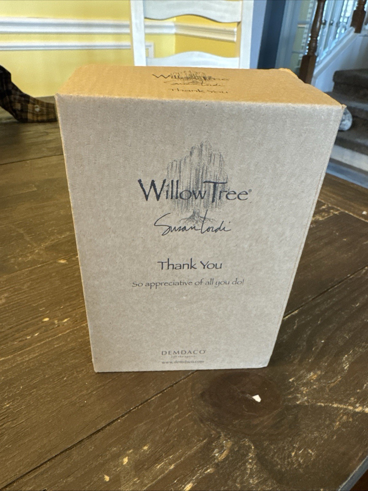 New Willow Tree Thank You 5.5" Figurine Girl With Flowers 2013 Demdaco