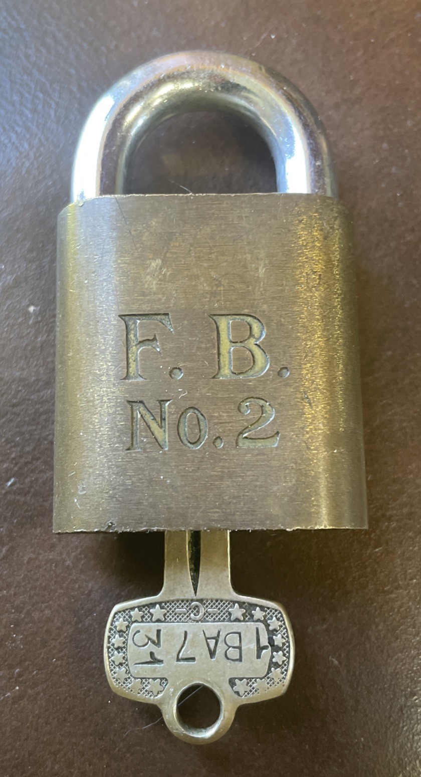 VINTAGE RARE BEST BRASS PADLOCK FISHER BODY PLANT 2 FLINT MICHIGAN - GM CORP VINTAGE RARE BEST BRASS PADLOCK FISHER BODY PLANT 2 FLINT MICHIGAN - GM CORP