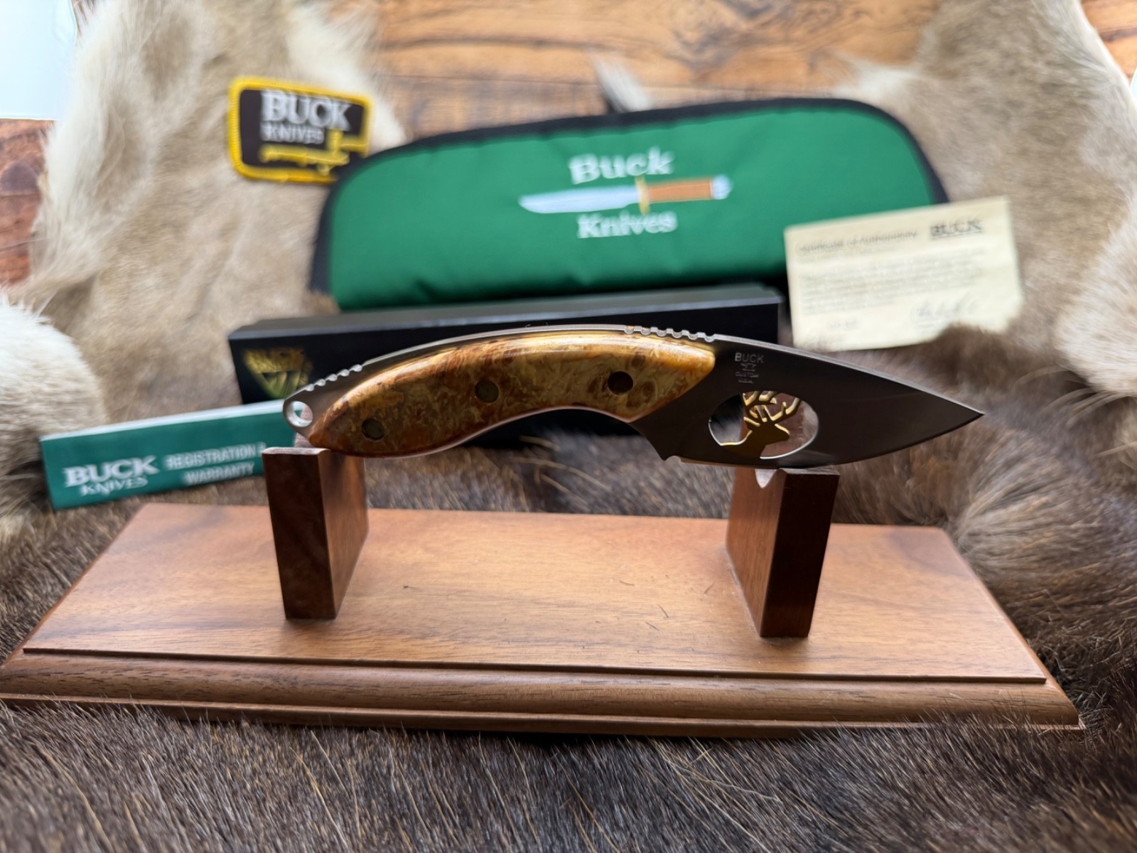Buck Mini Alpha Knife Burlwood Handles Gold Battling Bucks - SN0032 Mint Box A Buck Mini Alpha Knife Burlwood Handles Gold Battling Bucks - SN0032 Mint Box A