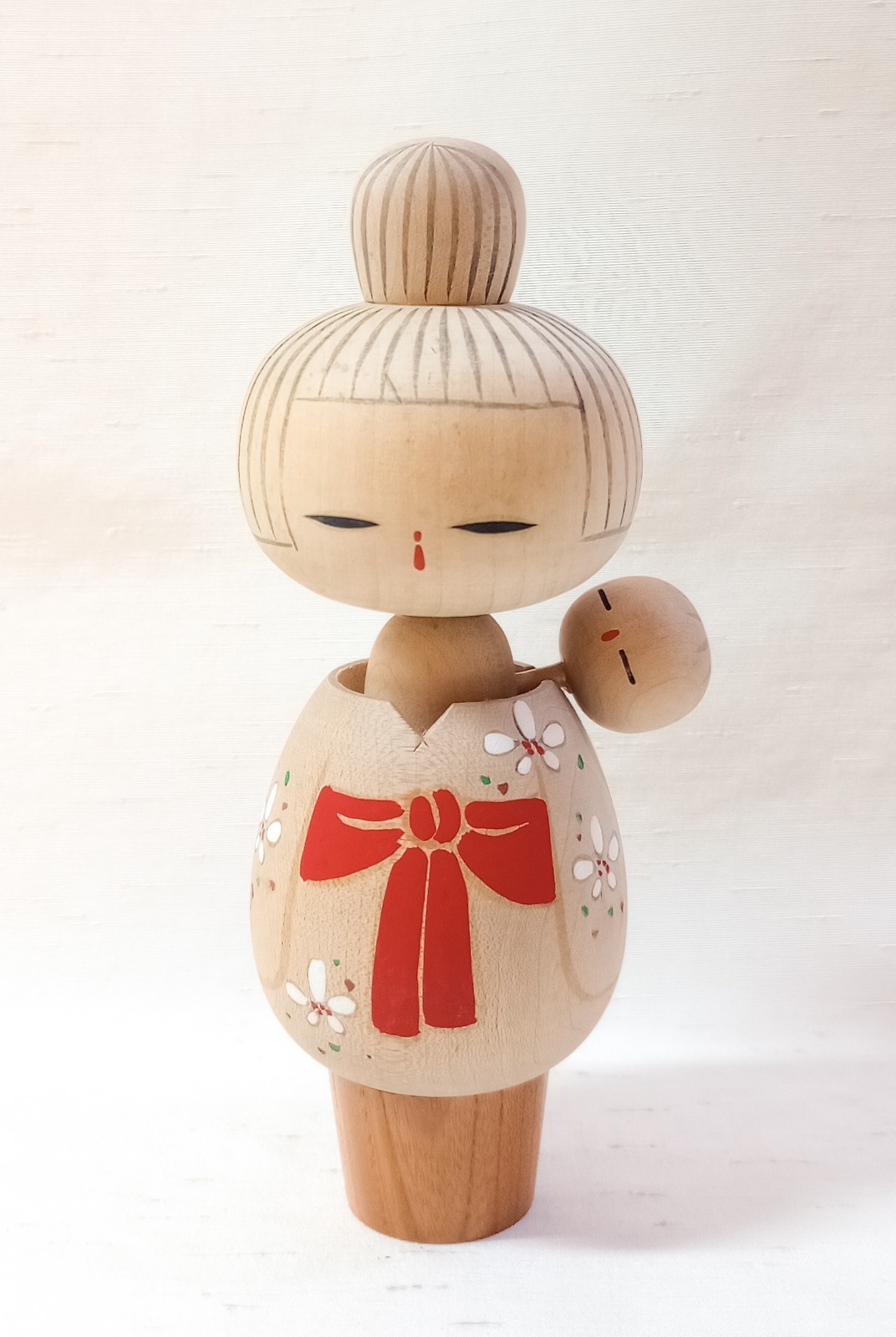 Vintage Japanese Sosaku kokeshi doll 15.5cm 6.1" Mom and Baby Back Carry Vintage Japanese Sosaku kokeshi doll 15.5cm 6.1" Mom and Baby Back Carry