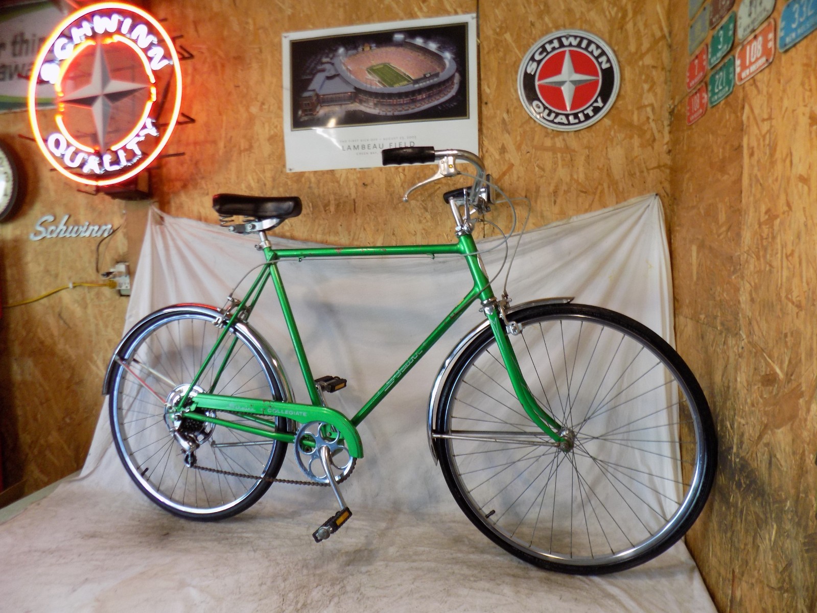 1976 SCHWINN COLLEGIATE RADIANT LIME GREEN 5-SPEED BIKE RACER SPEEDSTER VINTAGE 1976 SCHWINN COLLEGIATE RADIANT LIME GREEN 5-SPEED BIKE RACER SPEEDSTER VINTAGE