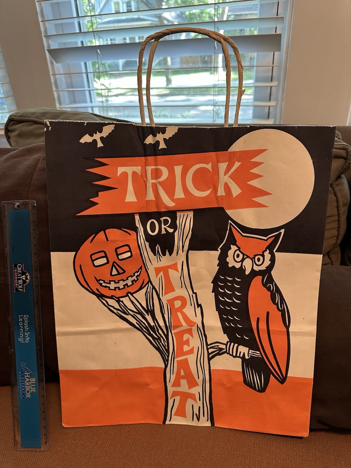 Vintage Halloween Paper Trick or Treat Bag Large Handle Jack o Lantern Owl Vintage Halloween Paper Trick or Treat Bag Large Handle Jack o Lantern Owl