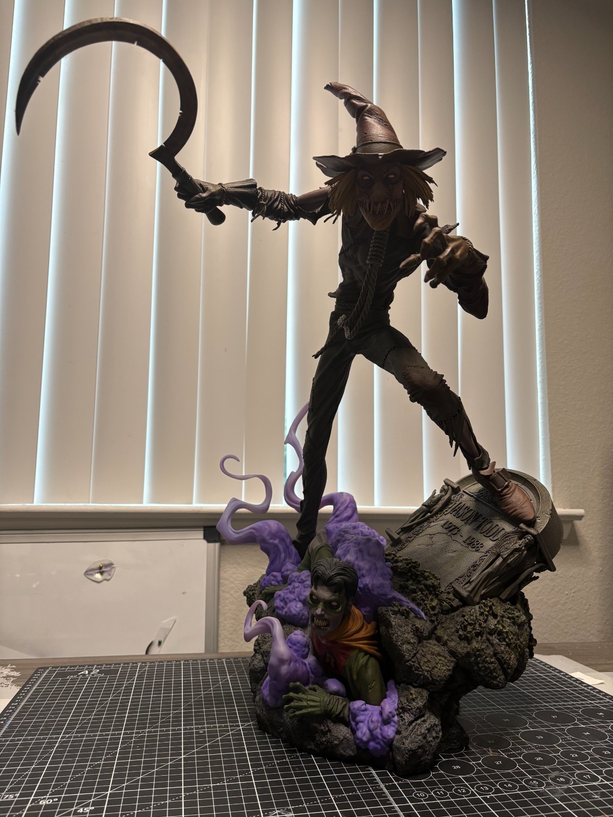 Sideshow Collectibles Scarecrow Regular Edition Premium Format Figure Sideshow Collectibles Scarecrow Regular Edition Premium Format Figure