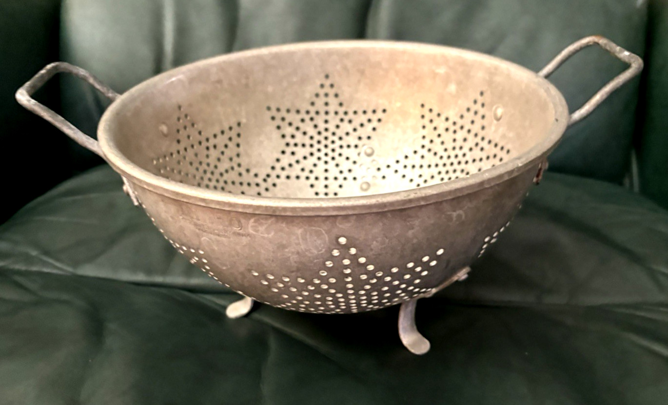 Vintage Aluminum Strainer Colander 9" Footed 7 Star Farmhouse Kitchen Decor Vintage Aluminum Strainer Colander 9" Footed 7 Star Farmhouse Kitchen Decor