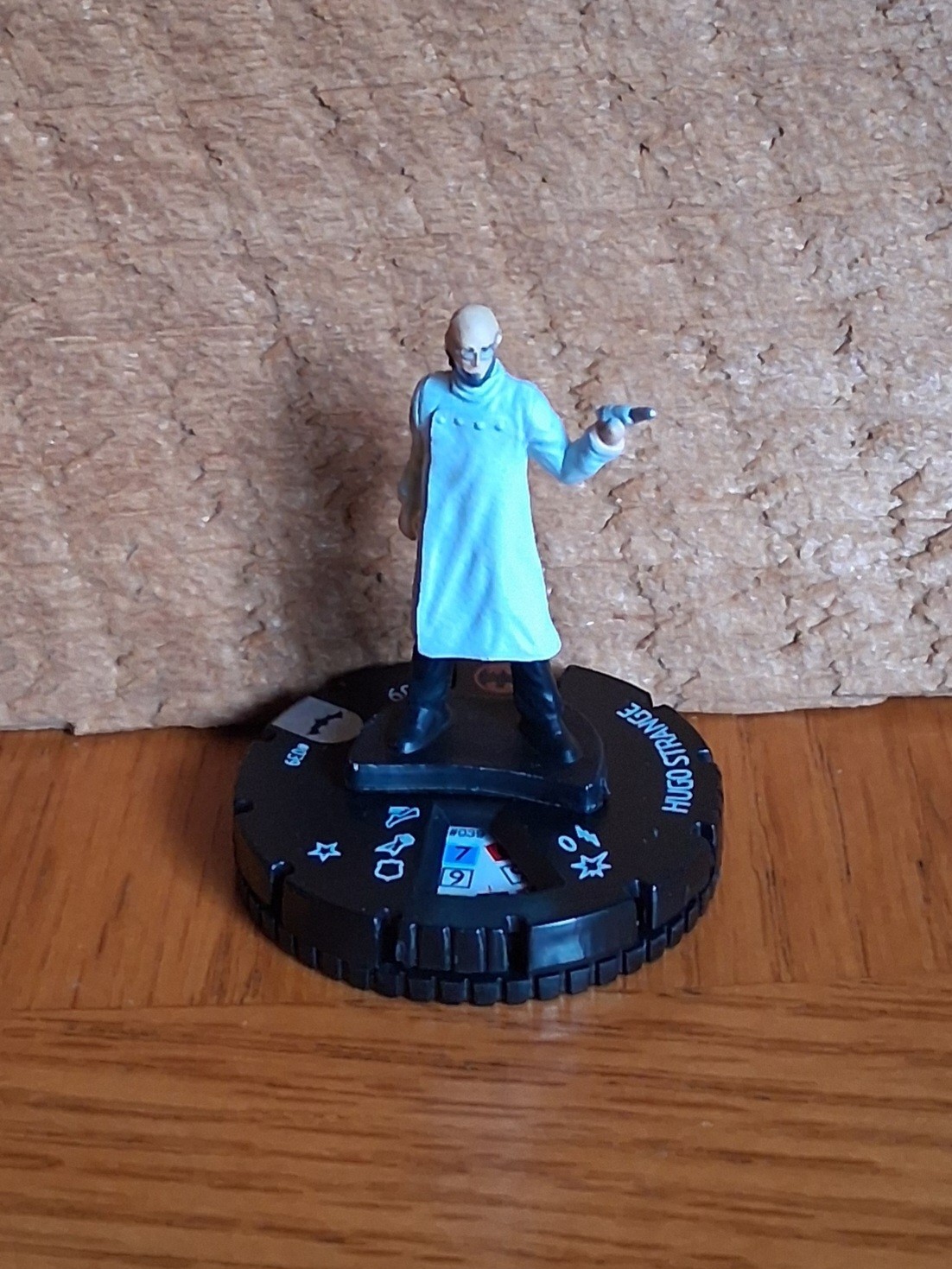 DC Heroclix BATMAN #039 Hugo Strange RARE Wizkids Miniature DC Heroclix BATMAN #039 Hugo Strange RARE Wizkids Miniature