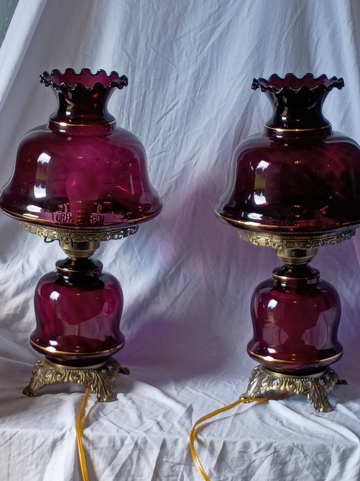 Pair Vintage Purple Glass Table Lamps Ornate Metal Base Shaded Knob Control