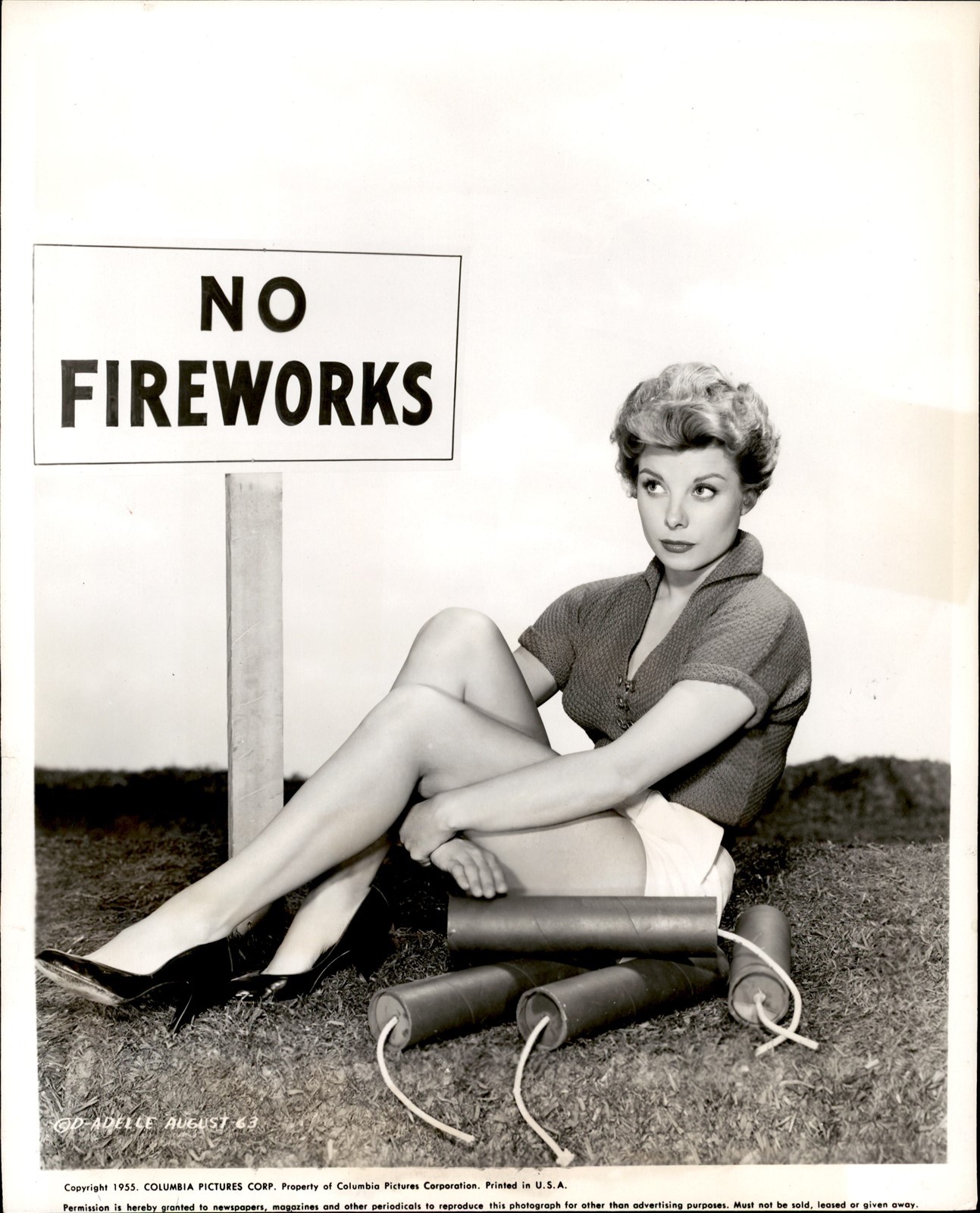 LDE4 1955 Orig Photo ADELLE AUGUST "MY SISTER EILEEN" ACTRESS SAYS NO FIREWORKS LDE4 1955 Orig Photo ADELLE AUGUST "MY SISTER EILEEN" ACTRESS SAYS NO FIREWORKS