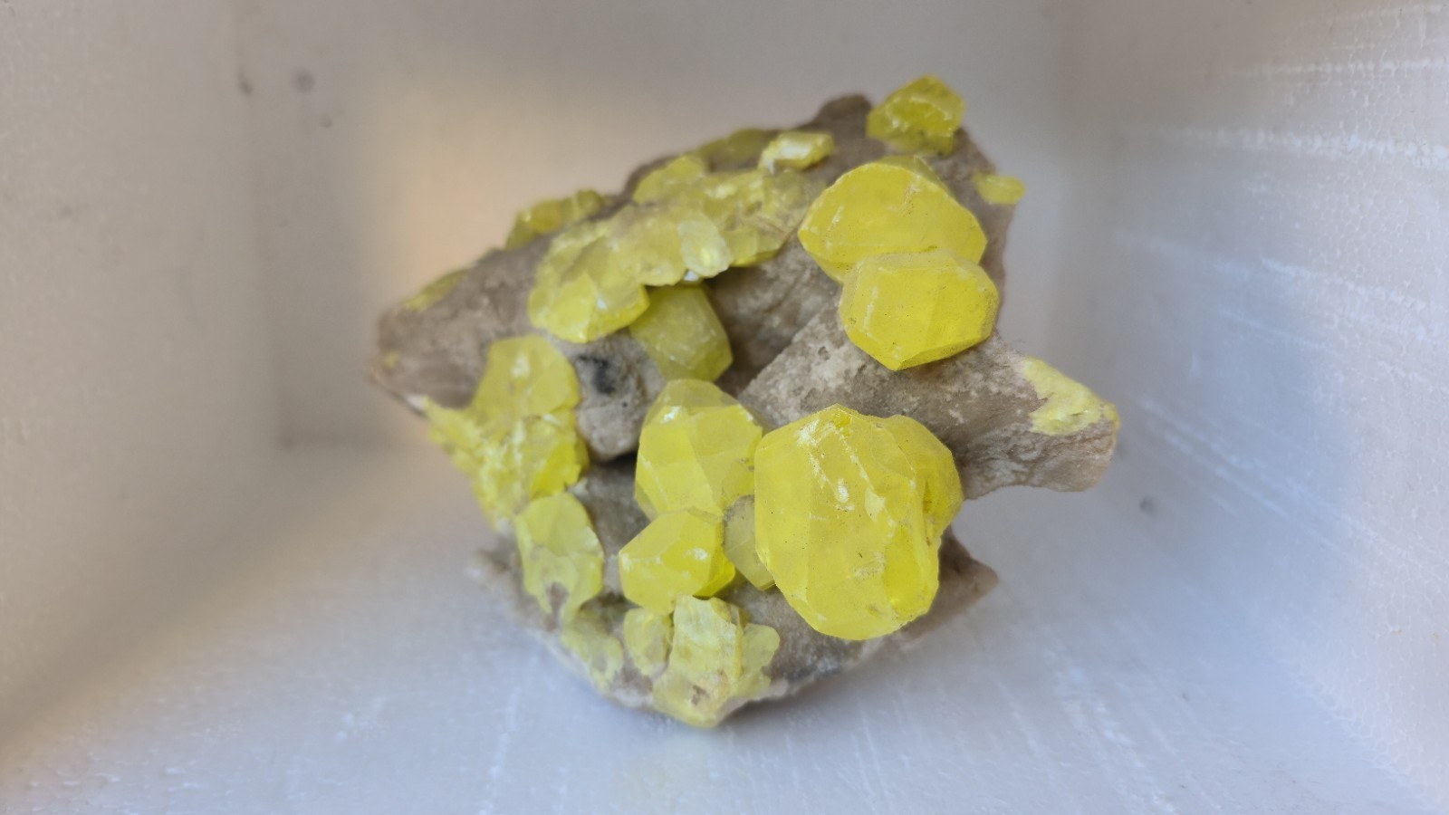 RARE & STUNNING Native Sulphur on Aragonite from the Cozzo Disi Mine in Italy. RARE & STUNNING Native Sulphur on Aragonite from the Cozzo Disi Mine in Italy.