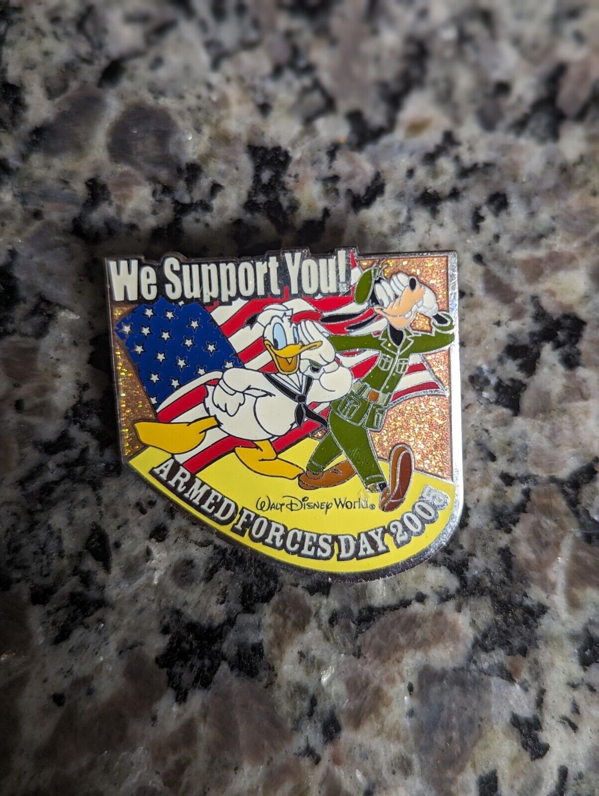 Donald Duck & Goofy Armed Forces Day 2005 We Support You LE OC Pin # 38750