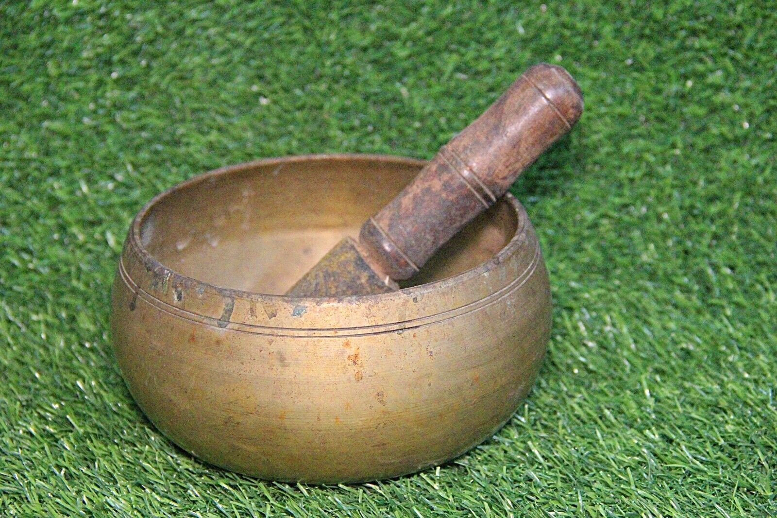 Vintage Hand Hammered Brass Tibetan Singing Bowl: Meditation & Healing