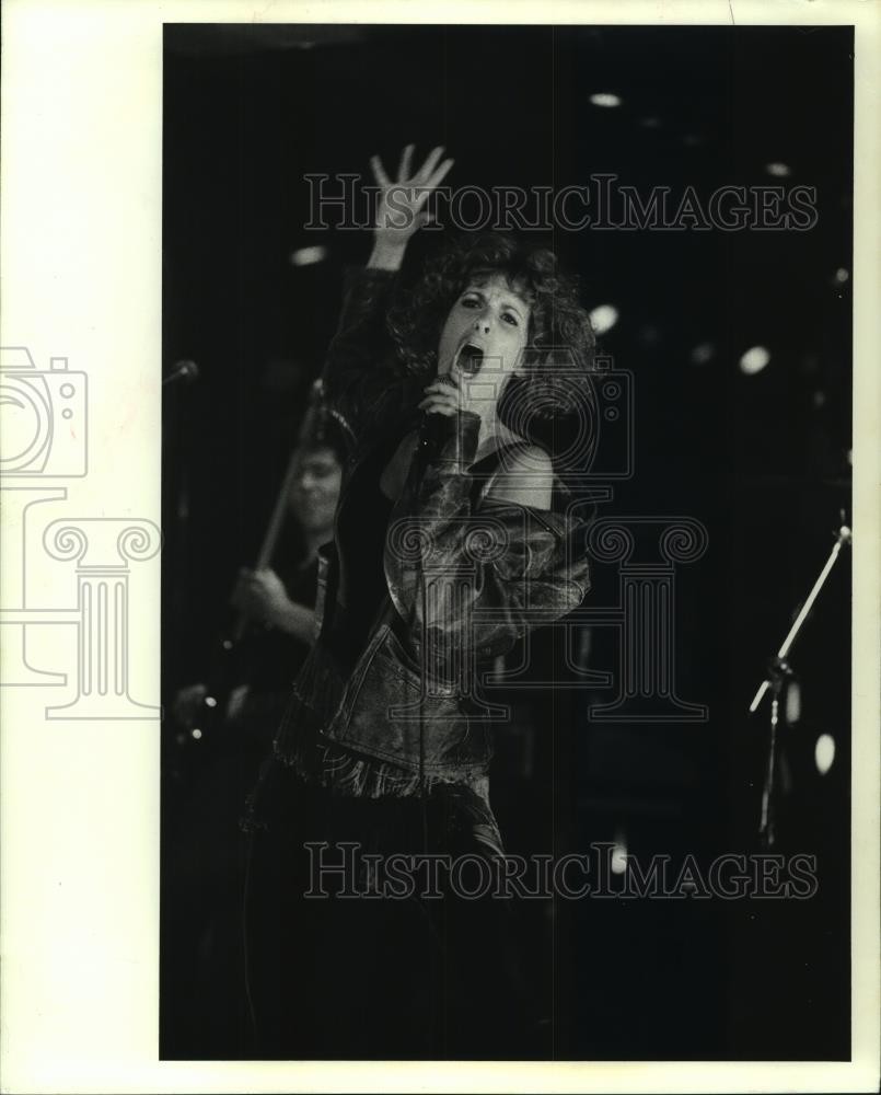 1989 Press Photo Ellen Greene in "Glory Glory" - nop30960