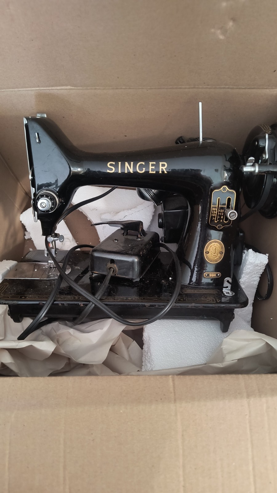 Vintage Singer 99k Hand Crank Sewing Machine PLEASE READ DESCR Vintage Singer 99k Hand Crank Sewing Machine PLEASE READ DESCR