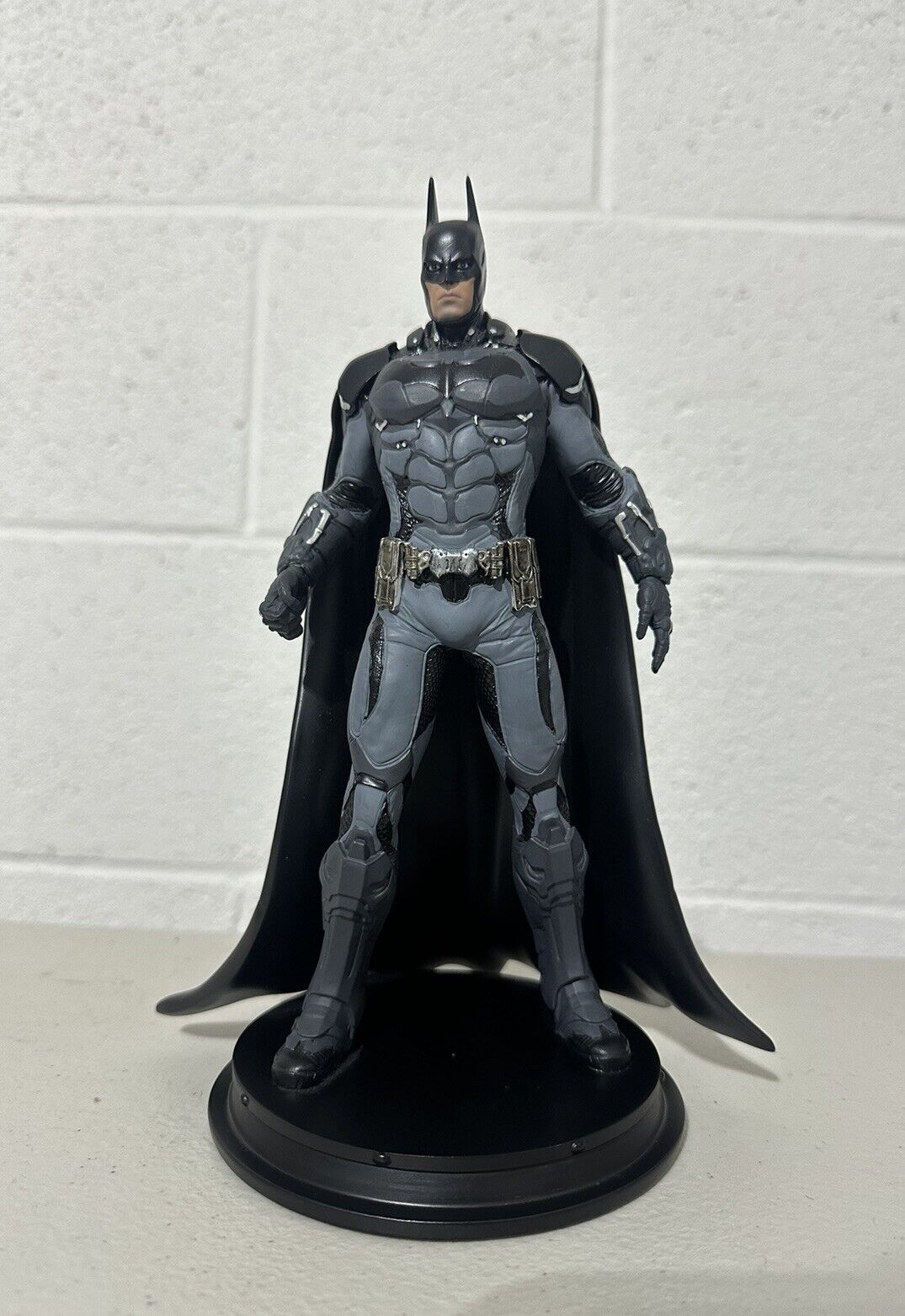 Batman Icon Heroes Statue Collectible Excellent Condition Arkham Knight￼￼￼