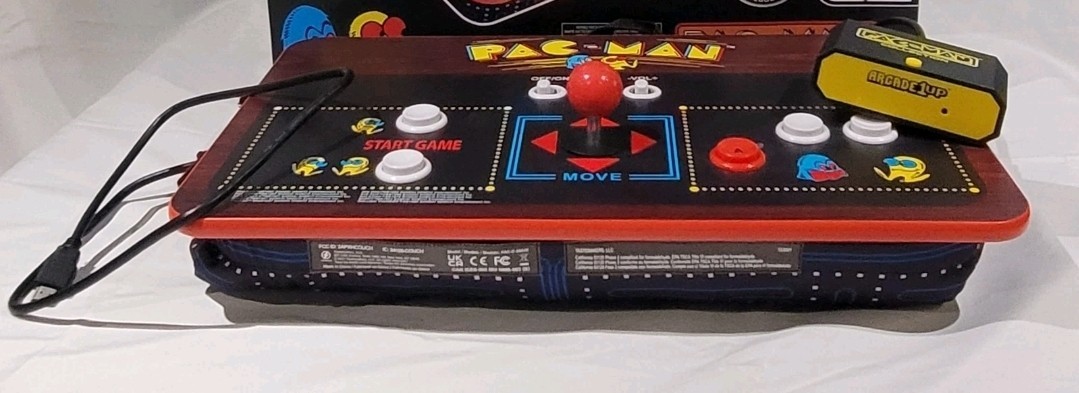 Arcade1UP Pac-Man Couchcade Wireless Arcade Console PAC-E-20640 With GAMES Arcade1UP Pac-Man Couchcade Wireless Arcade Console PAC-E-20640 With GAMES