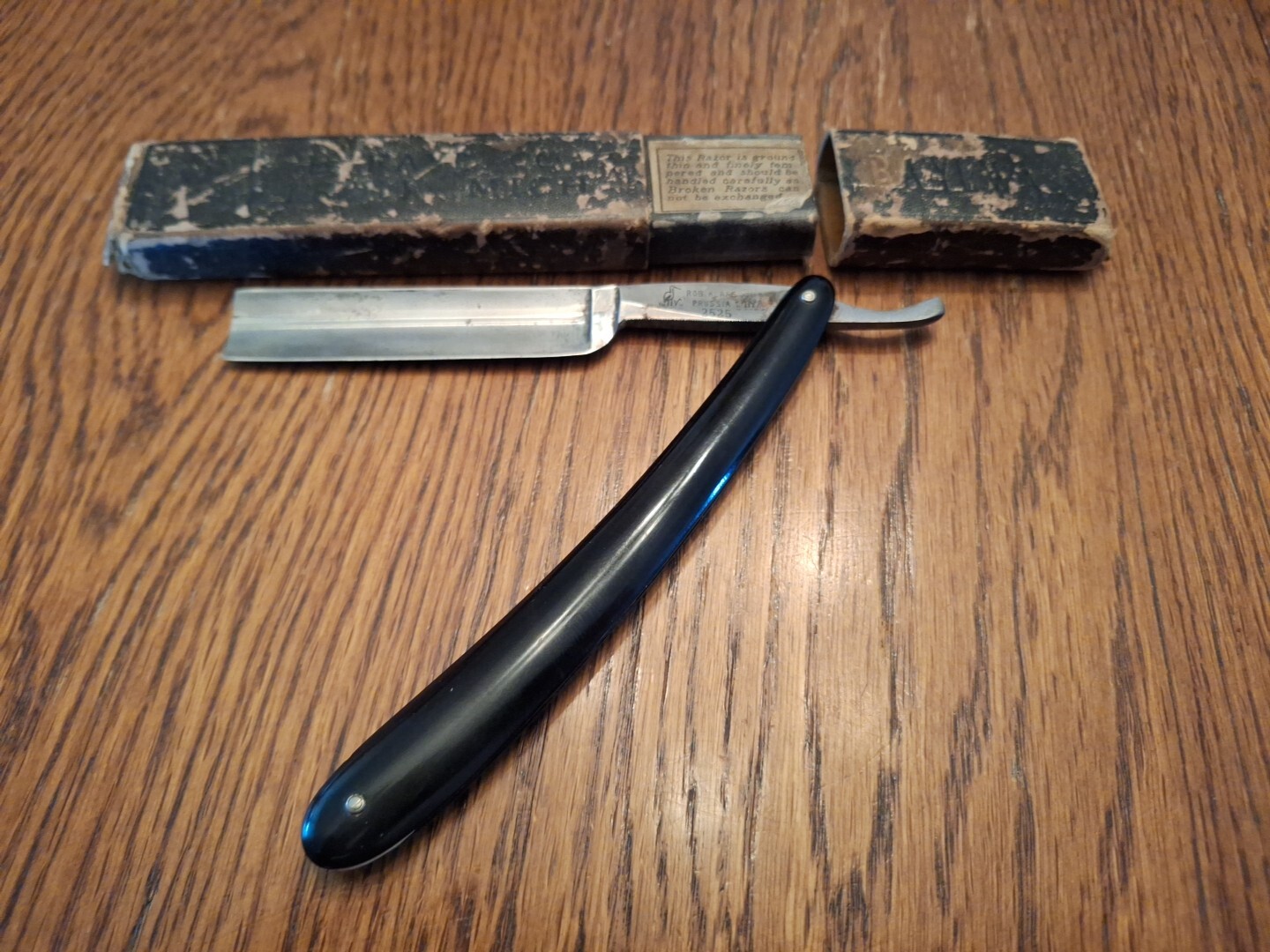 Rare Vintage Rob. KLAAS Straight Razor 2525 Prussia Cranes W/ T. B. Rayl Co. Box Rare Vintage Rob. KLAAS Straight Razor 2525 Prussia Cranes W/ T. B. Rayl Co. Box