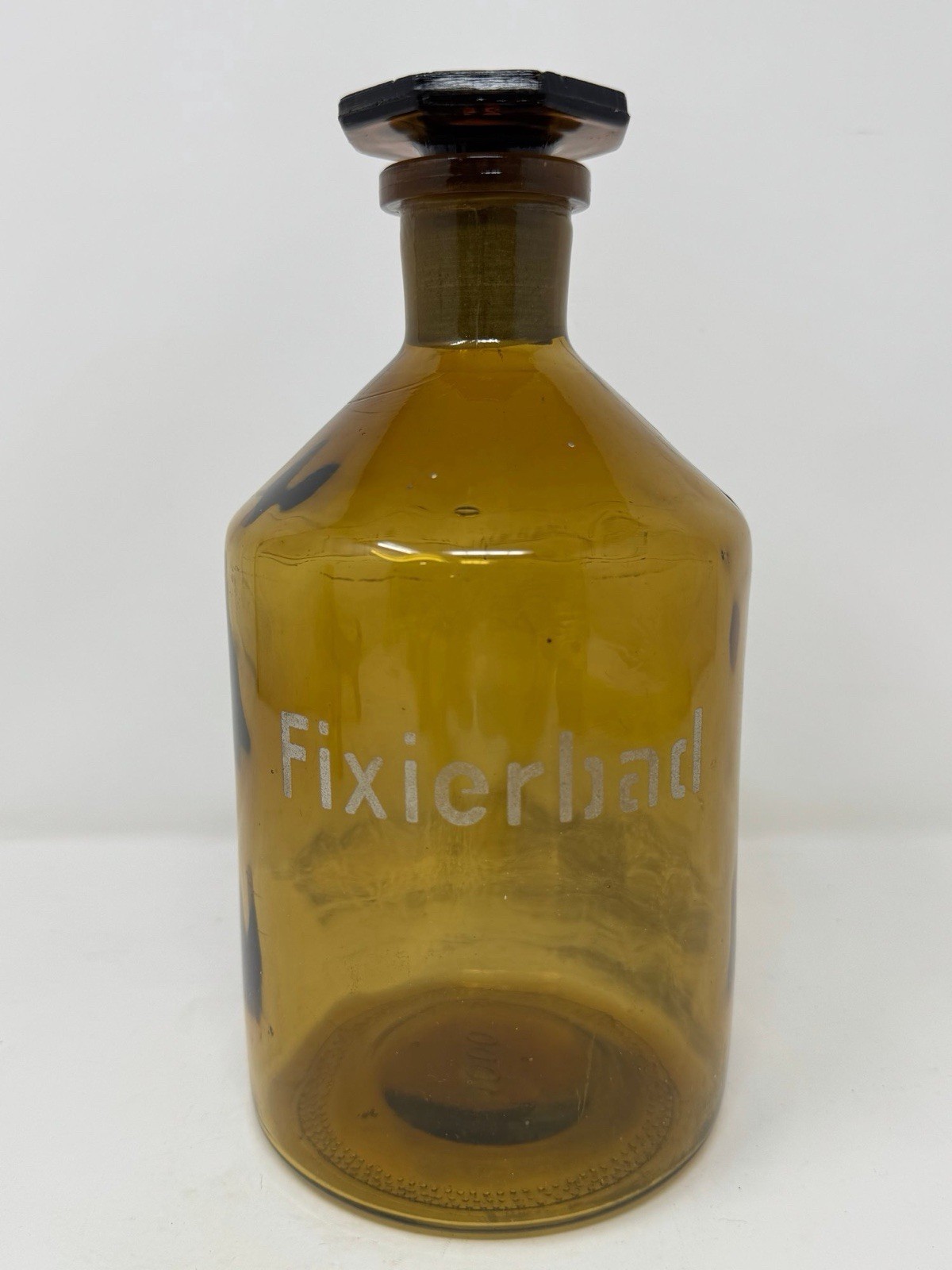VTG amber glass photo laboratory bottle labeled w "Fixierbad" (fixing bath) VTG amber glass photo laboratory bottle labeled w "Fixierbad" (fixing bath)