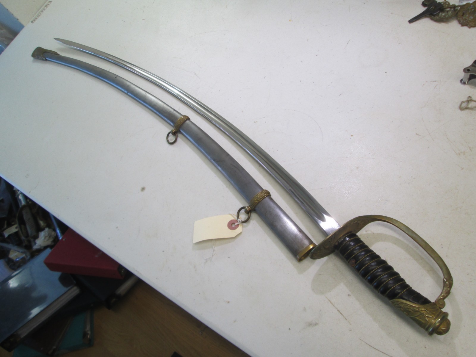 US INDIAN WARS OFFICERS CAVALRY SWORD & SCABBARD CLEAN BLADE #J106 US INDIAN WARS OFFICERS CAVALRY SWORD & SCABBARD CLEAN BLADE #J106