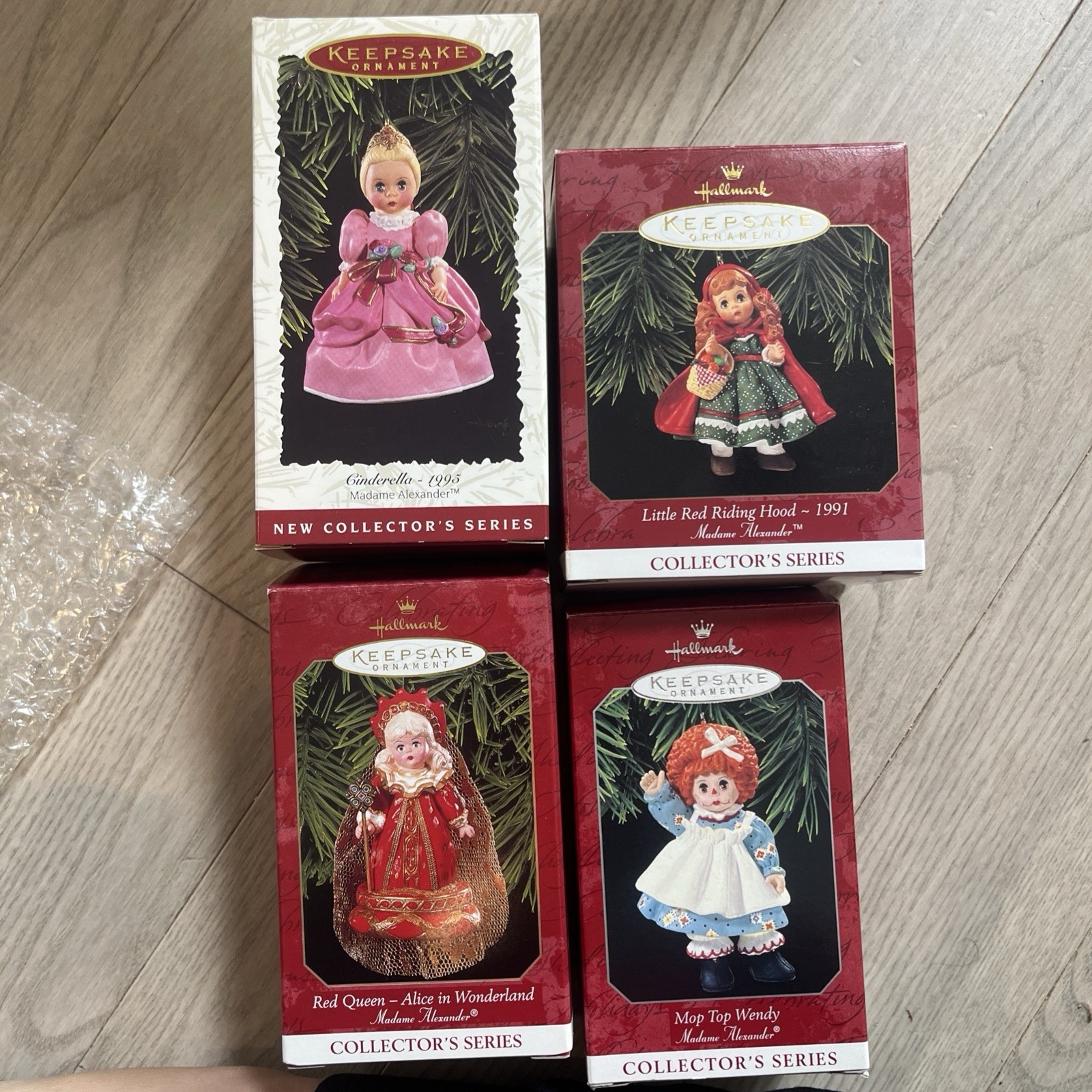 4 Hallmark Keepsake Madame Alexander Dolls Red Queen, Cinde, Riding hood,Mop Top 4 Hallmark Keepsake Madame Alexander Dolls Red Queen, Cinde, Riding hood,Mop Top