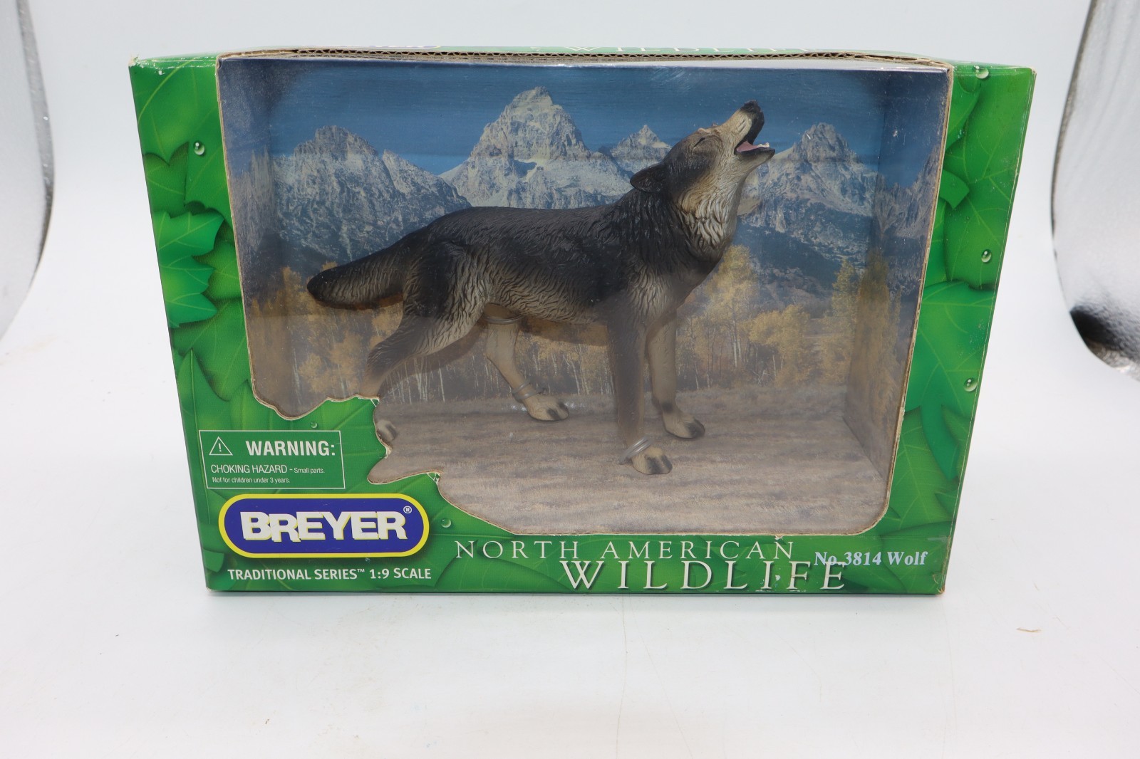 Breyer Wolf #3814 Grey Matte Other Animals Regular Run 2005–2006 New Open Box