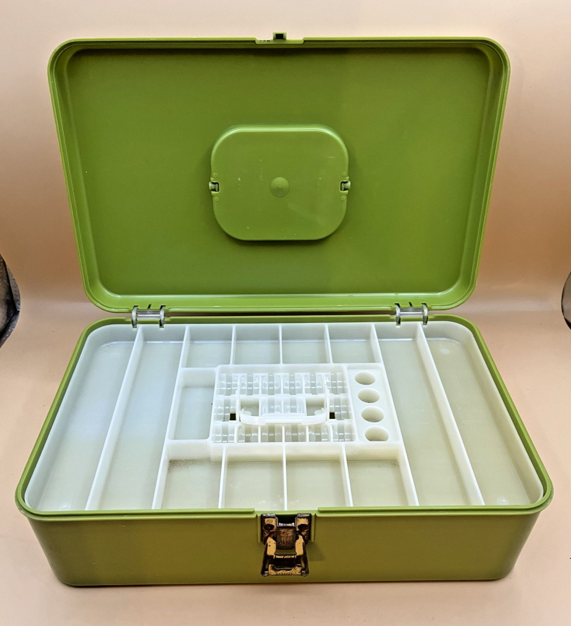Vintage Wil-Hold Sewing Box Avocado Green Plastic Spool Tray Wilson Mfg USA Vintage Wil-Hold Sewing Box Avocado Green Plastic Spool Tray Wilson Mfg USA