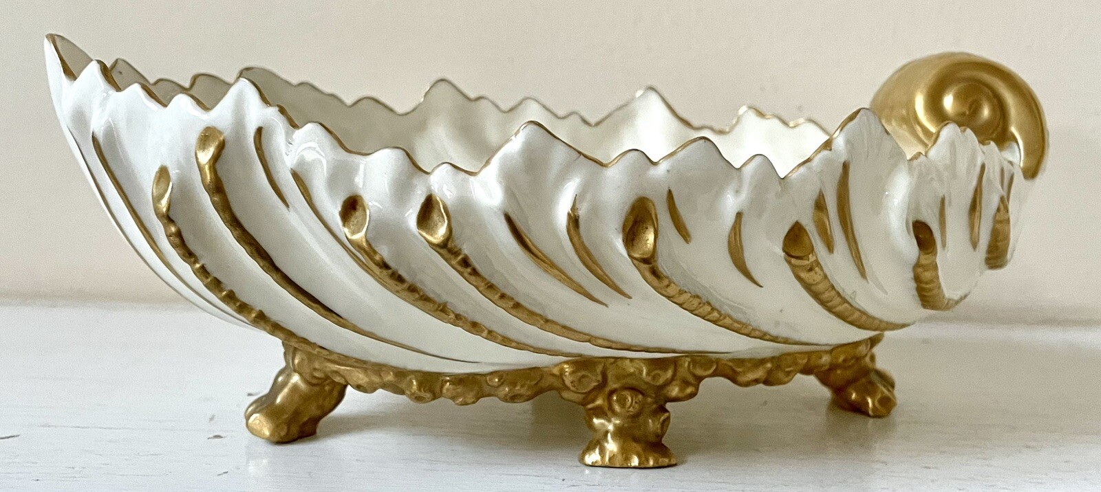 LENOX AMERICAN BELLEEK Porcelain ART NOUVEAU 4 Toed Gold Shell Bowl 1889-1896 LENOX AMERICAN BELLEEK Porcelain ART NOUVEAU 4 Toed Gold Shell Bowl 1889-1896