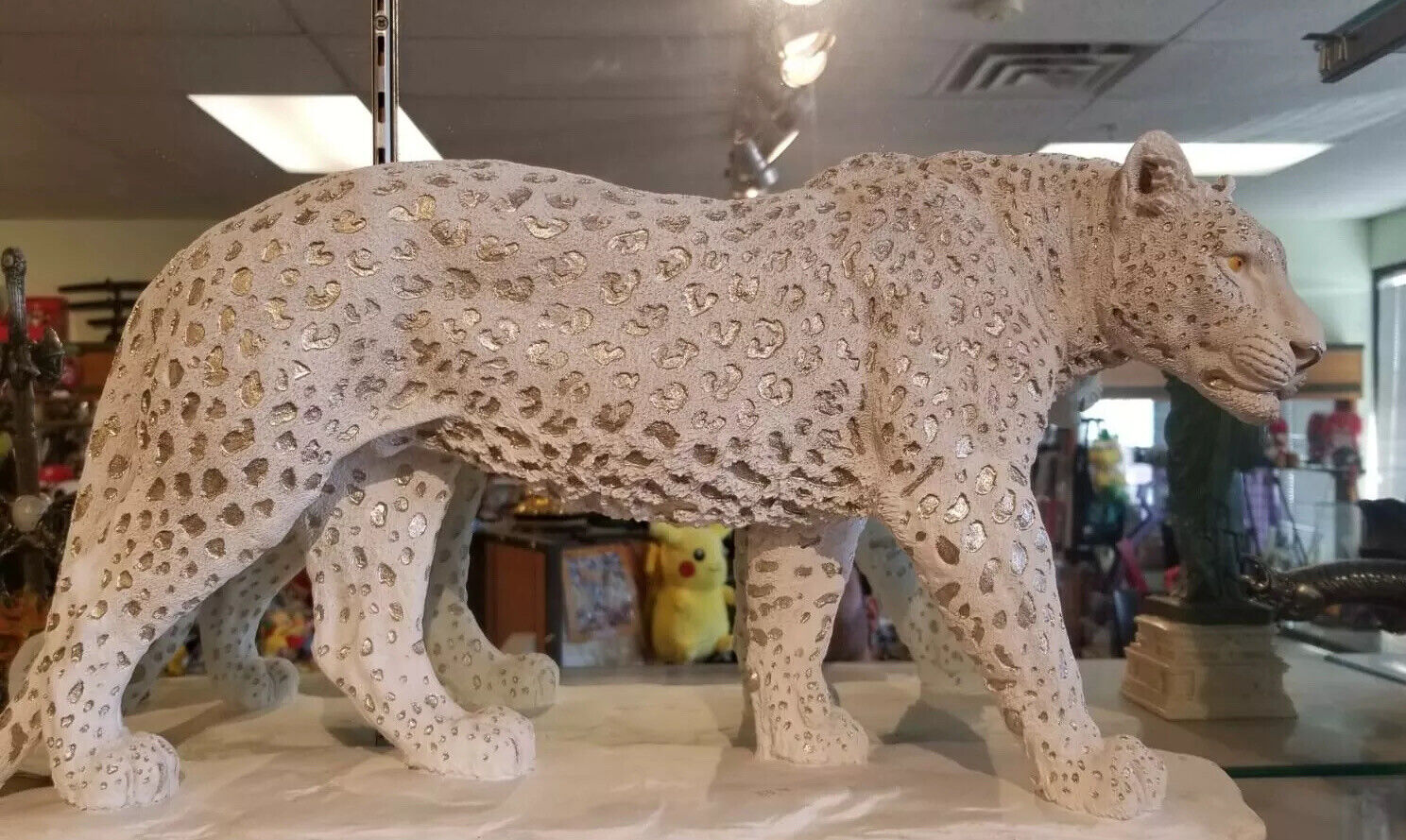 Ceramic Leopard Or Jaguar Figurine 22 x 11 x 5 (in inches) Tabletop Showpiece