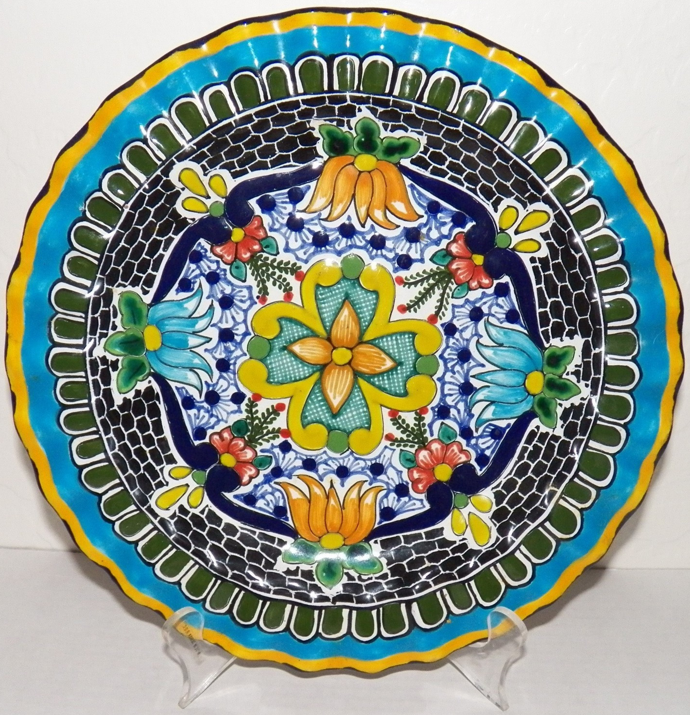 Vintage Hernandez 10.5” Plate Mexican Pottery Hand Painted Scalloped edge PUEMEX Vintage Hernandez 10.5” Plate Mexican Pottery Hand Painted Scalloped edge PUEMEX