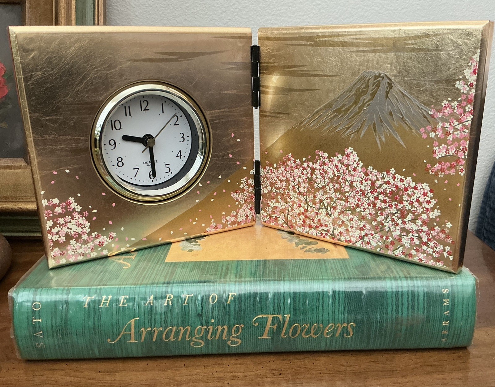 Himeji Table Clock Kyoto Sakura Cherry blossom/Mt Fuji Japanese Gold leaf NEW Himeji Table Clock Kyoto Sakura Cherry blossom/Mt Fuji Japanese Gold leaf NEW