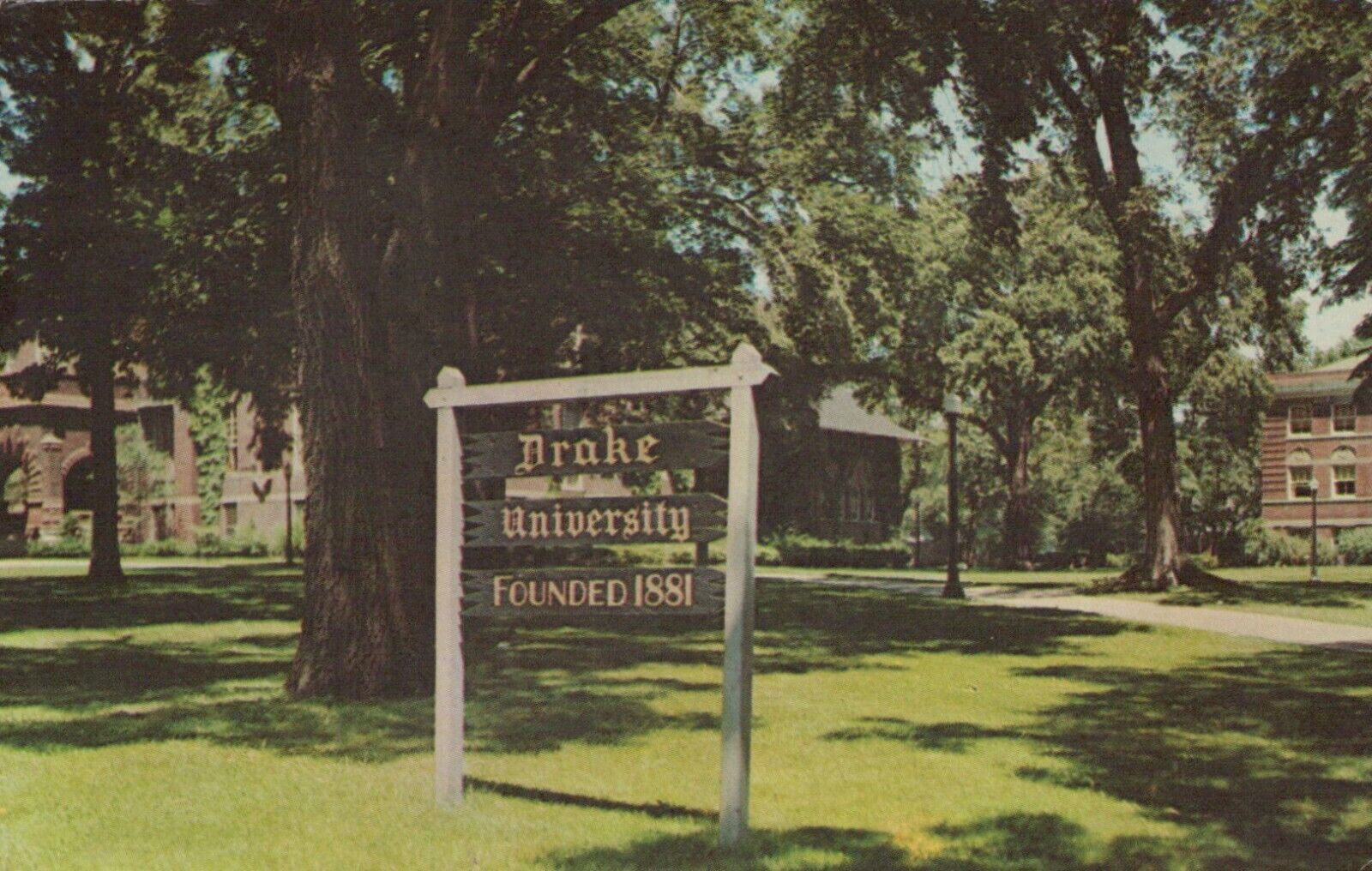 Drake University Des Moines Iowa Administration Bldg Vintage Chrome Post Card