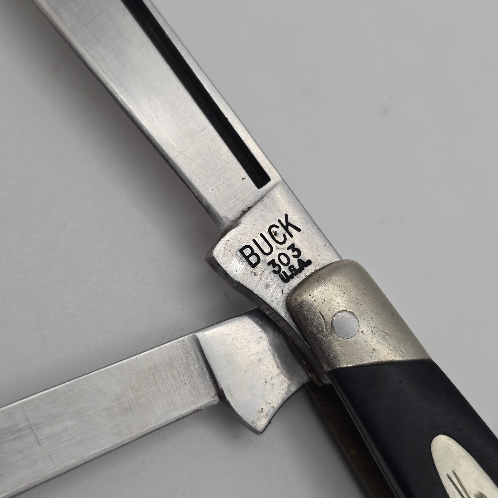 Vintage 70s Buck 303 Pocketknife Pre Date Code 3 Blade 1972 - 1974 USA Vintage 70s Buck 303 Pocketknife Pre Date Code 3 Blade 1972 - 1974 USA