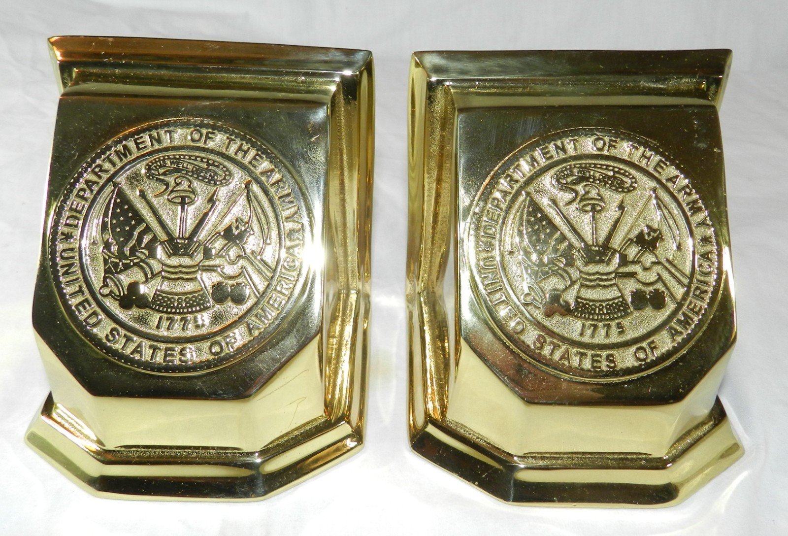Vintage 1995 Virginia Metal Crafters Pair of Brass Bookends - Dept. of the Army Vintage 1995 Virginia Metal Crafters Pair of Brass Bookends - Dept. of the Army