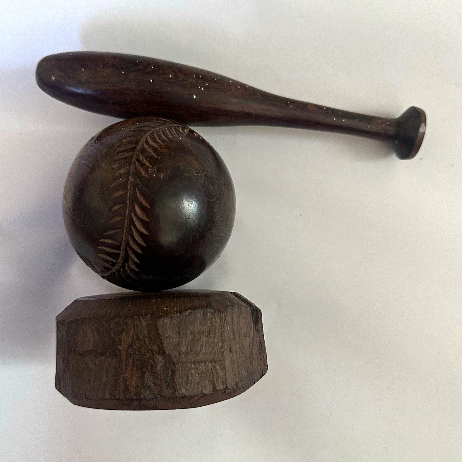 Collectible Vintage Hand-Carved Wood Baseball Bat & Ball Sculpture Figurine Collectible Vintage Hand-Carved Wood Baseball Bat & Ball Sculpture Figurine